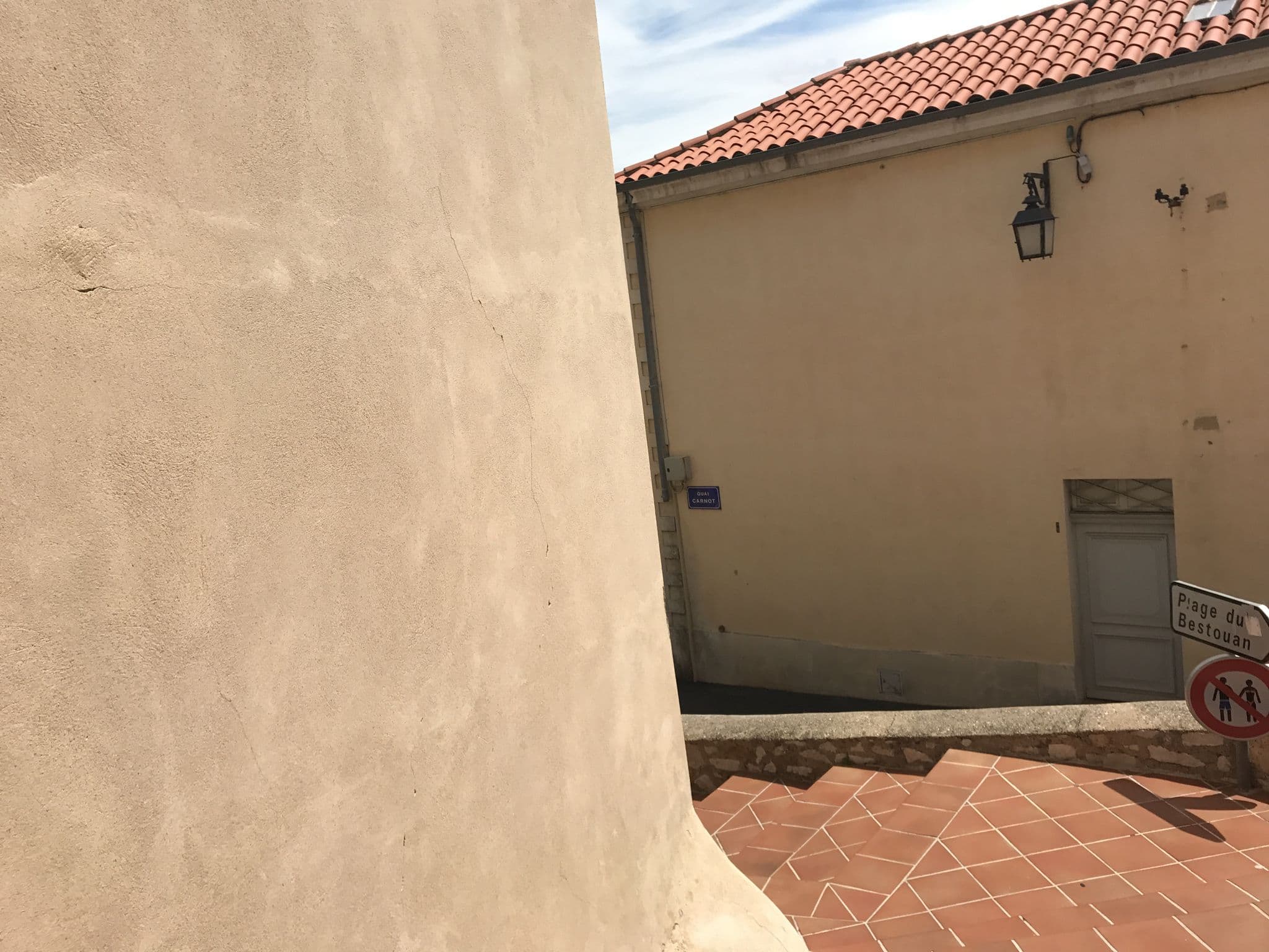 Street view near Le Golfe, Cassis — © thepriben (CC BY-SA · Mapillary)