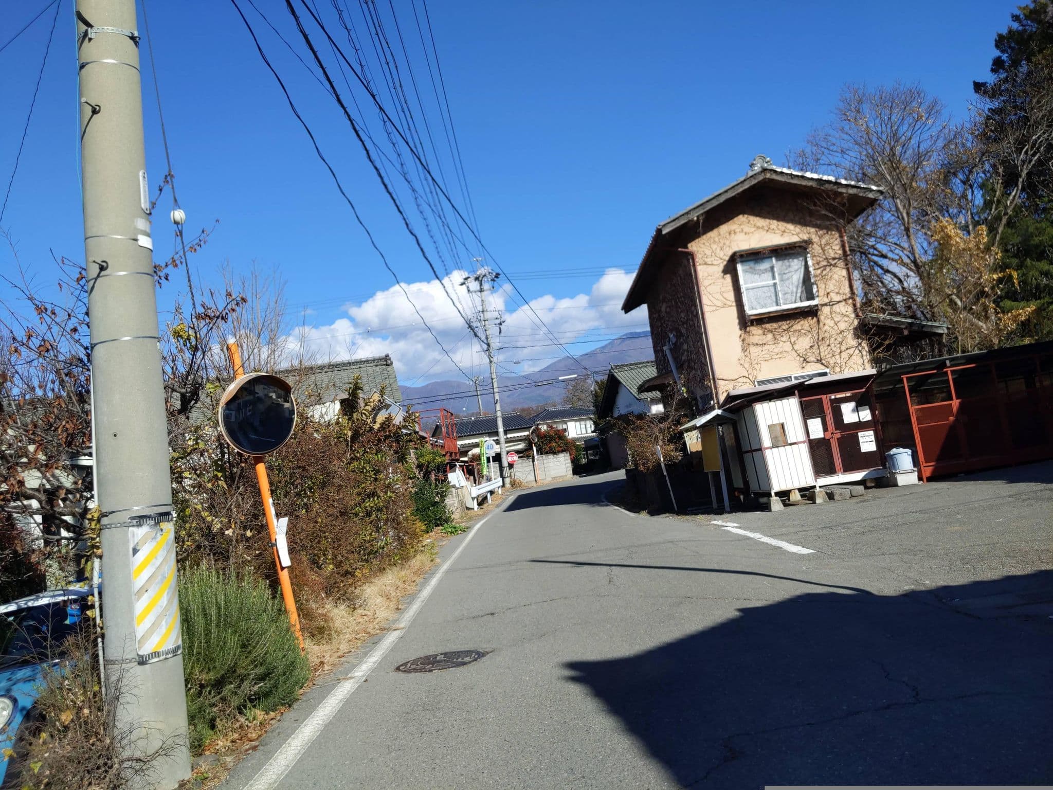Street view near 名もない農家, Tōmi — © komoronokaze (CC BY-SA · Mapillary)