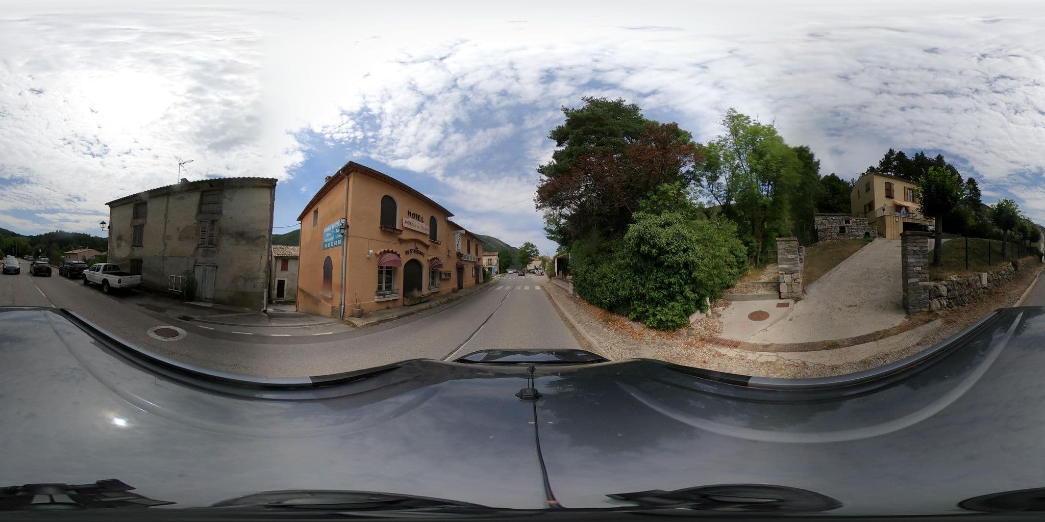 Street view near Auberge du Teillon, Annot — © eric_s (CC BY-SA · Mapillary)