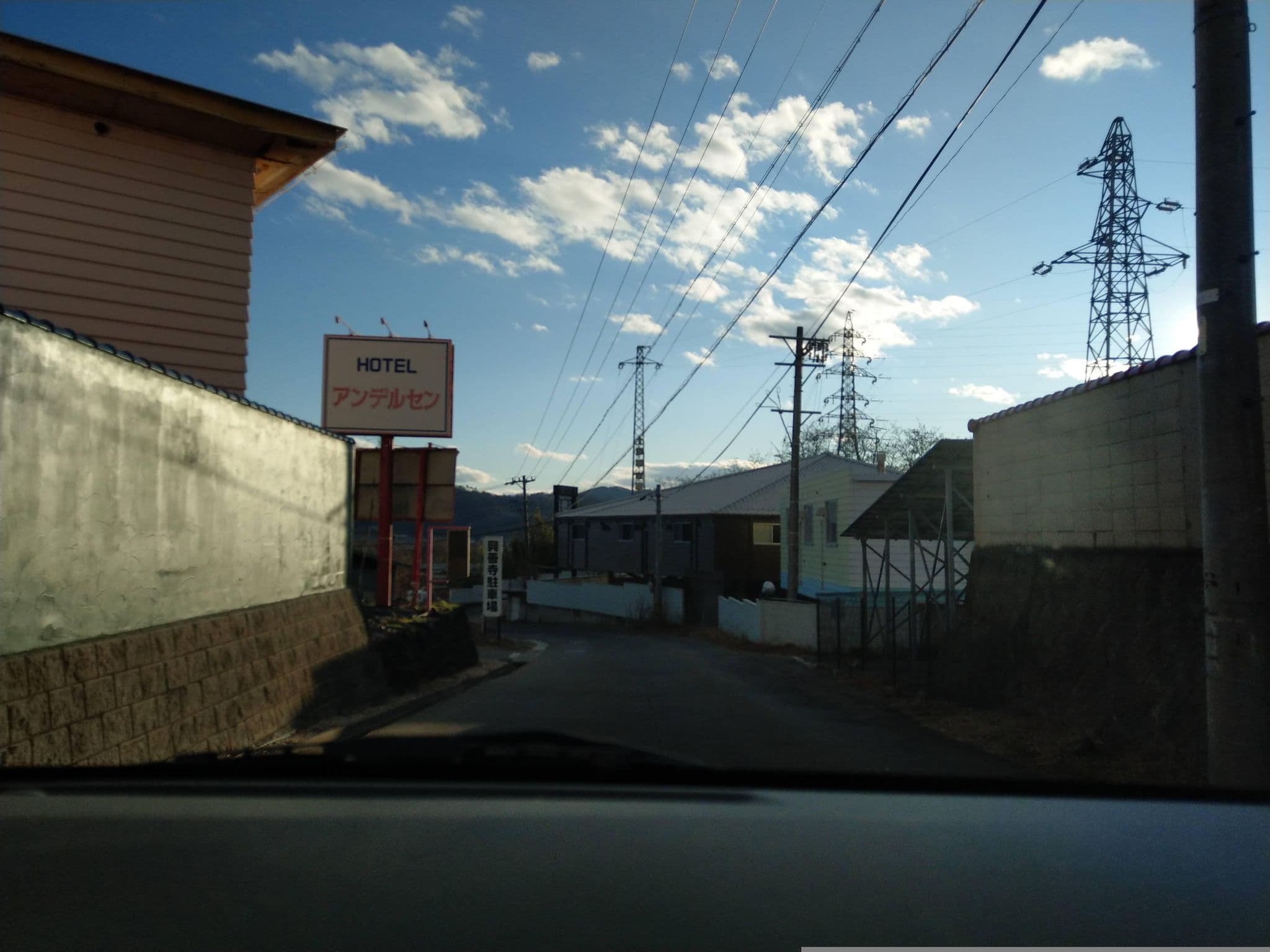 Street view near Hotel アンデルセン, Ueda — © komoronokaze (CC BY-SA · Mapillary)