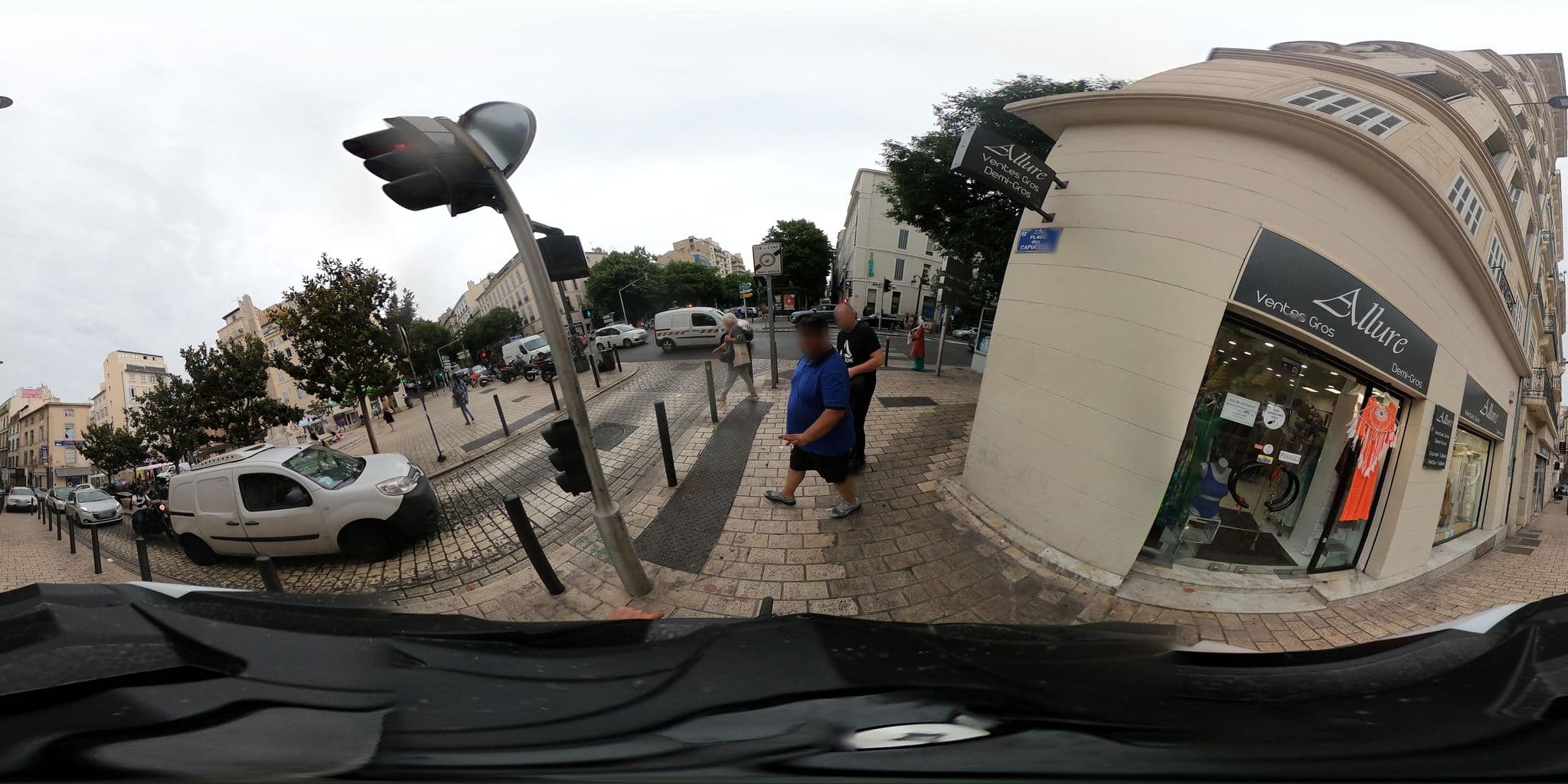 Street view near Hôtel Européen, Marseille — © simon_geovelo (CC BY-SA · Mapillary)