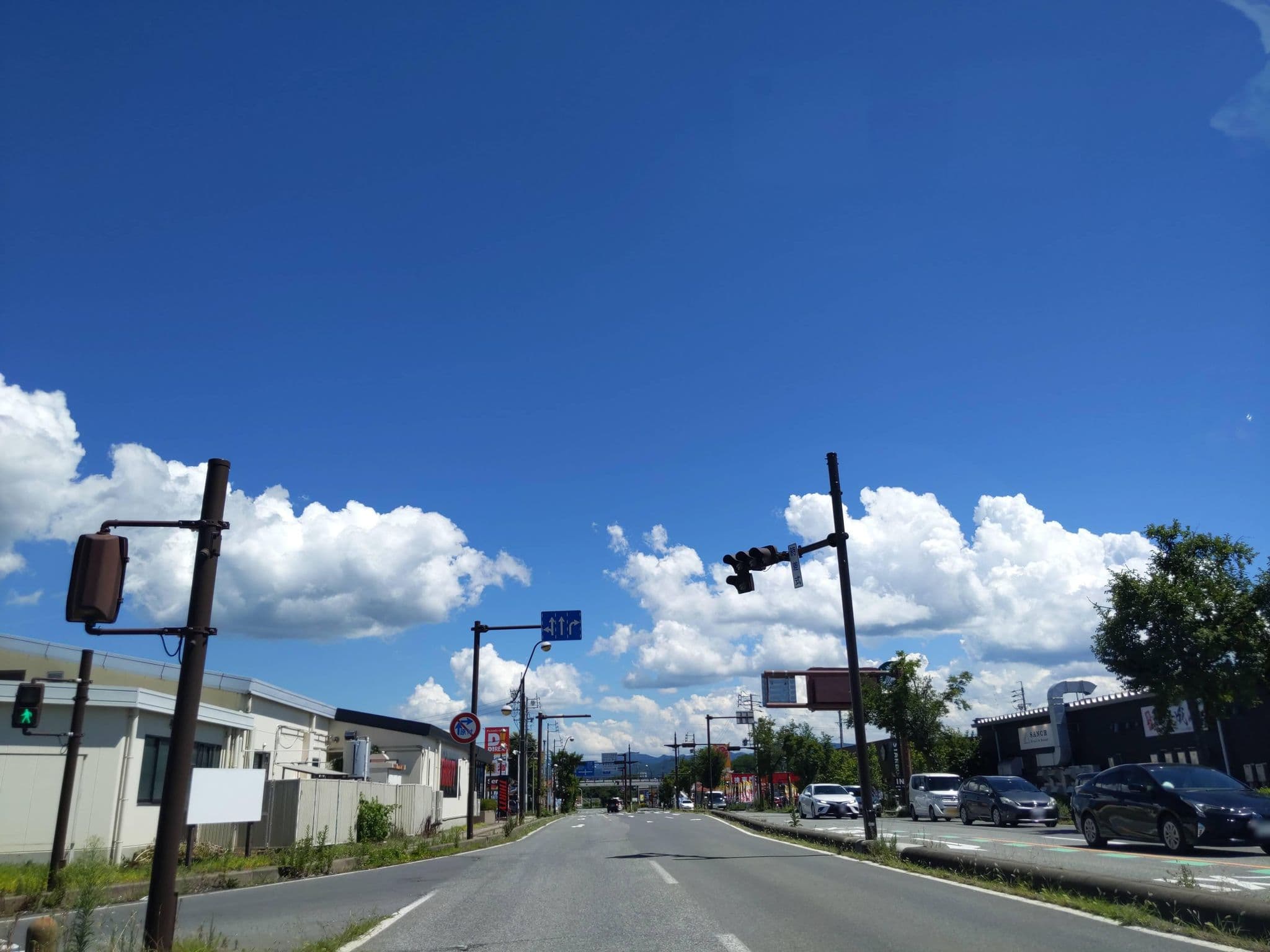 Street view near ホテル ホワイト ハワイアン スタイル(Hotel White Hawaiian Style), Komoro — © komoronokaze (CC BY-SA · Mapillary)