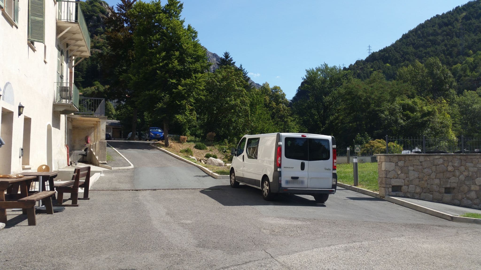 Street view near Le Prieuré, Tende — © it_s_so_funny (CC BY-SA · Mapillary)