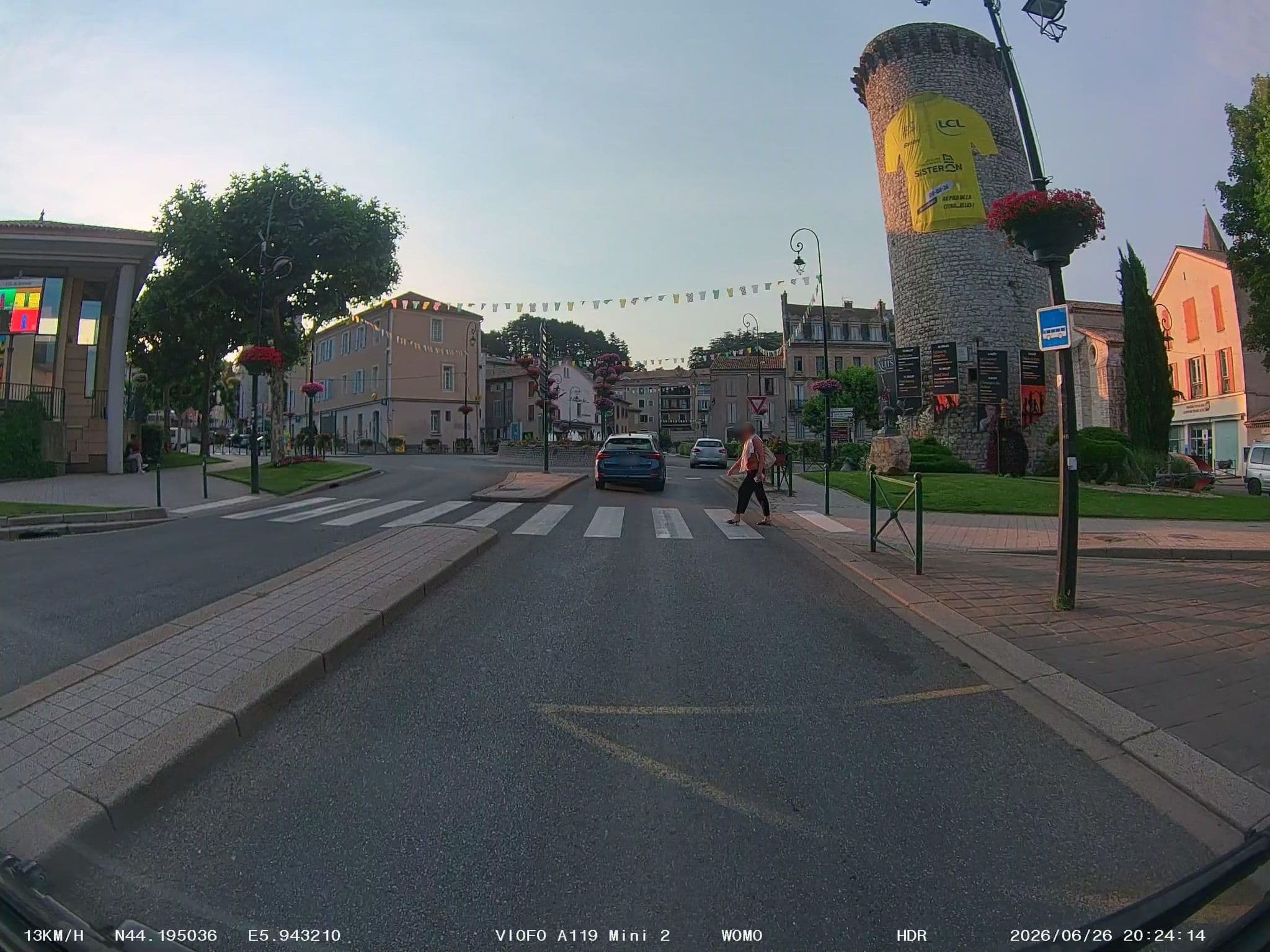 Street view near Hôtel du Cours, Sisteron — © soulcover (CC BY-SA · Mapillary)
