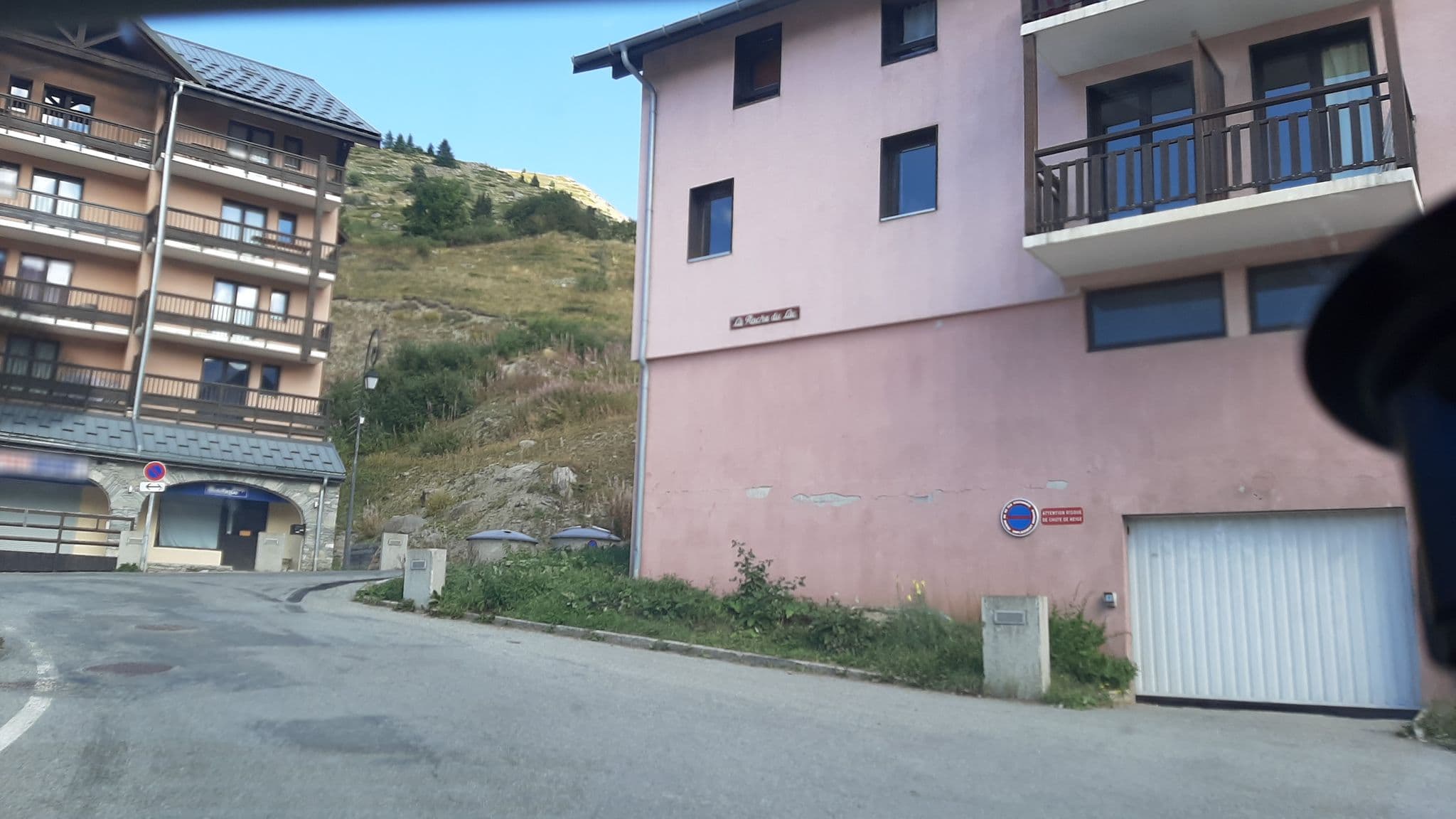 Street view near Le Saint-Bernard, Valloire