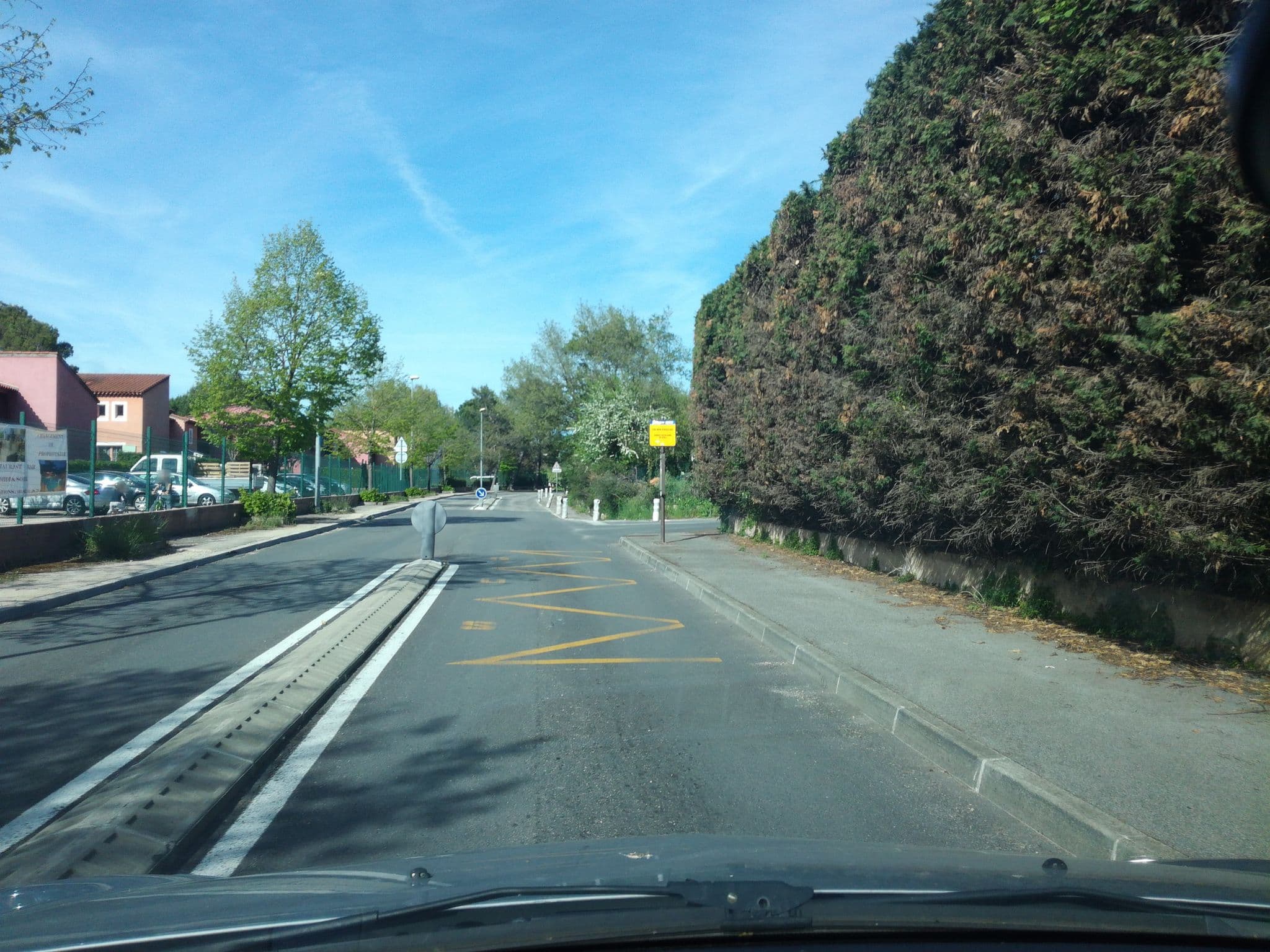 Street view near Domaine De L'Albatros, Mouans-Sartoux — © baptistemm (CC BY-SA · Mapillary)