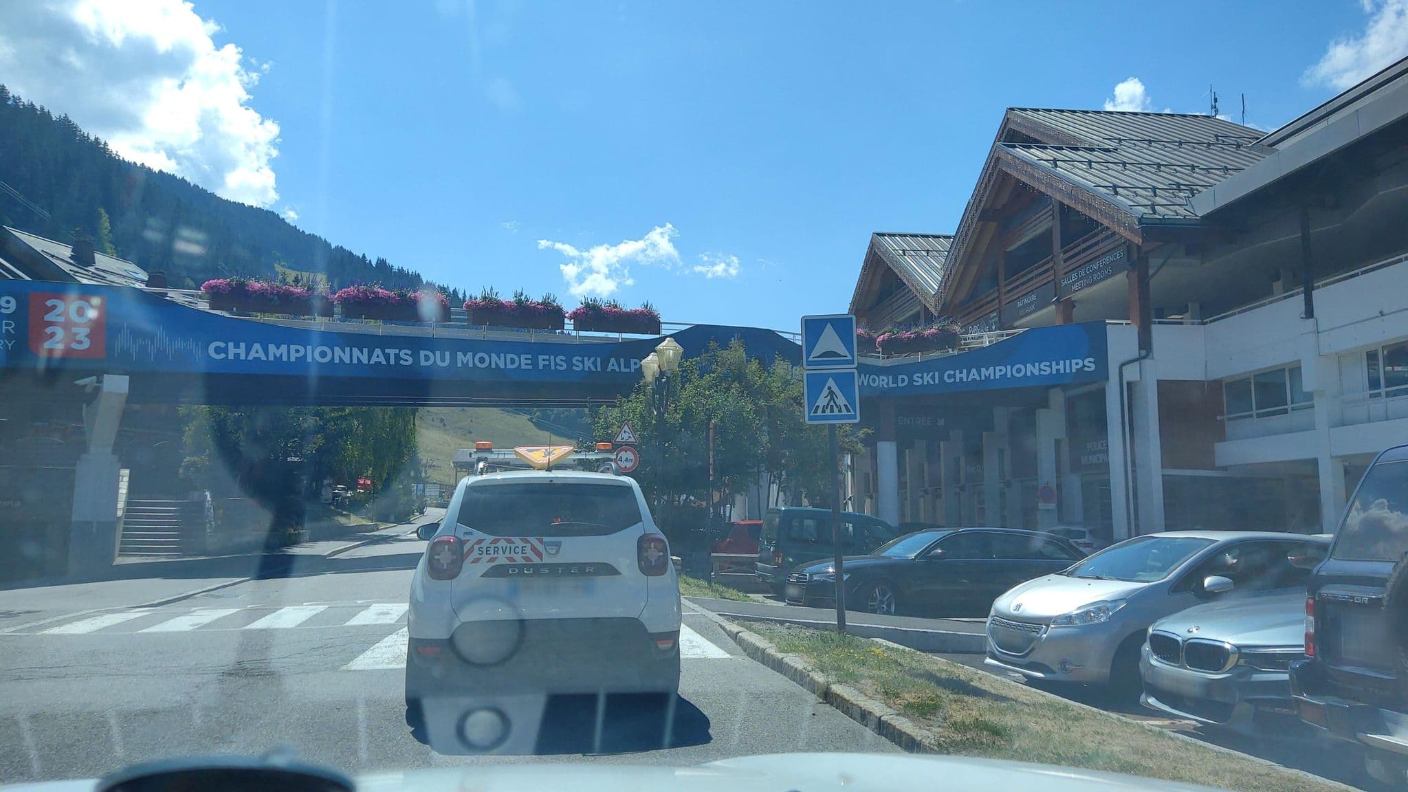Street view near L'Éterlou, Méribel — © MatthieuF4FNE (CC BY-SA · Mapillary)