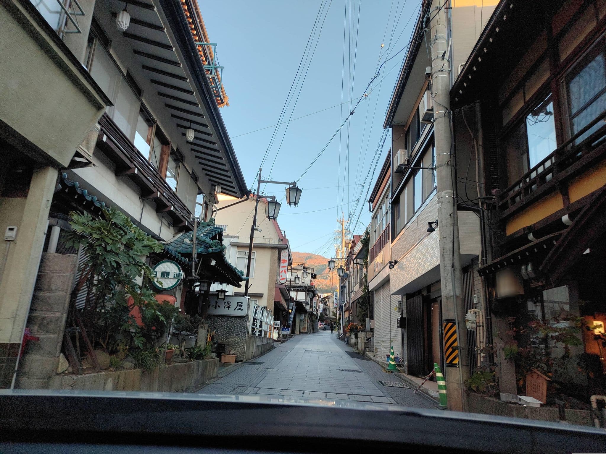 Street view near 多喜本旅館, Nakayama — © komoronokaze (CC BY-SA · Mapillary)