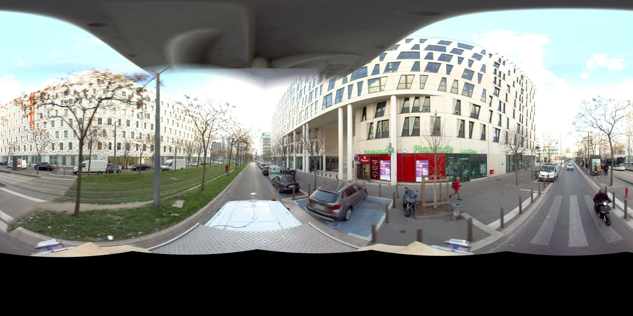 Street view near Novotel, La Joliette — © Suez (CC BY-SA · Mapillary)
