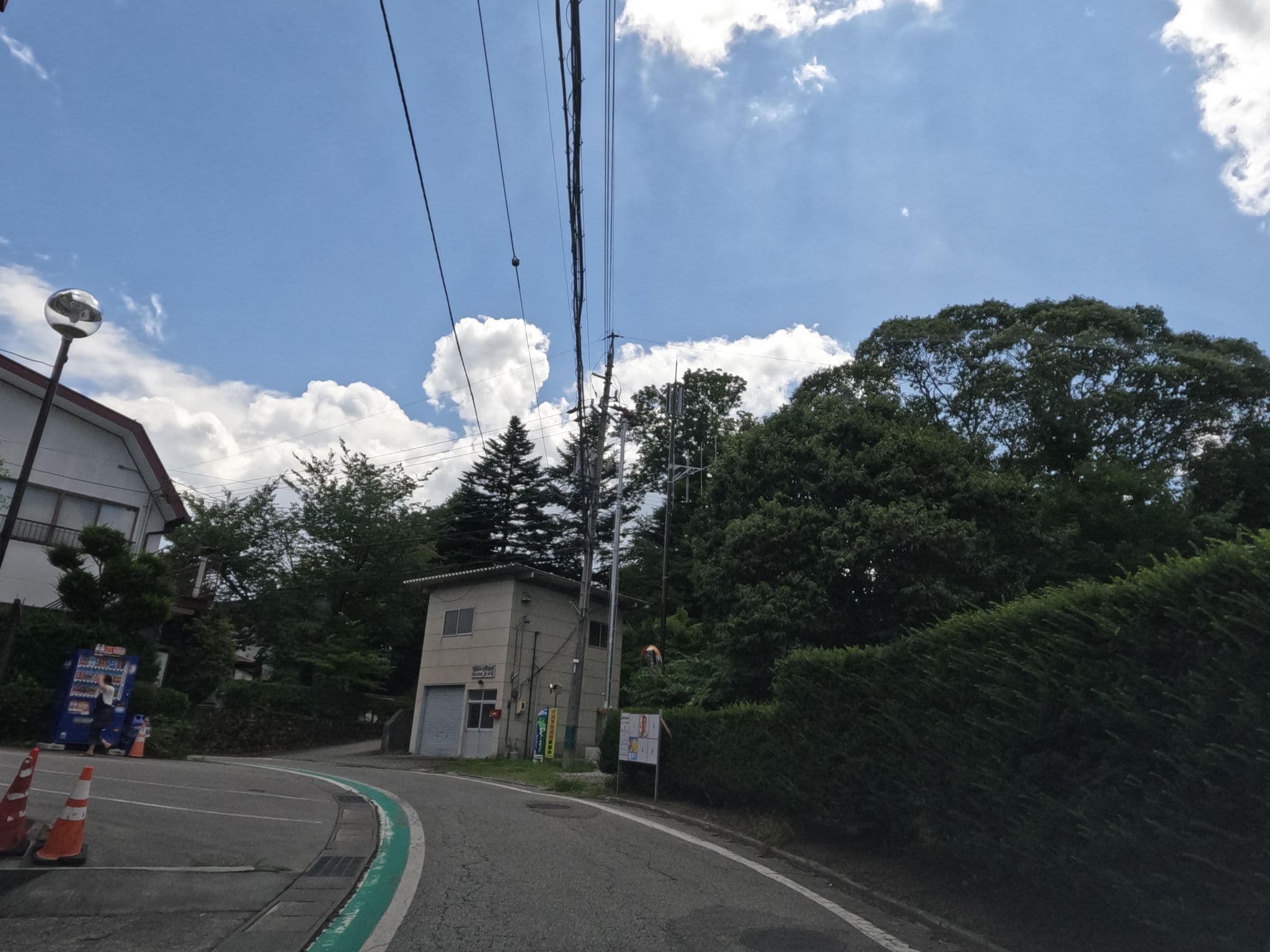 Street view near 高峰荘, Karuizawa — © rsnaru (CC BY-SA · Mapillary)