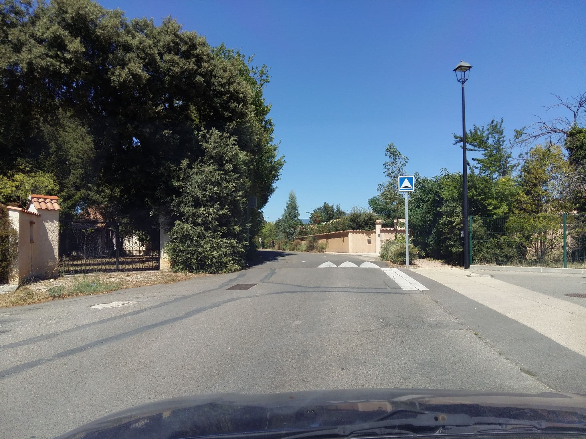 Street view near La Grand'Vigne, Saint-Didier — © zimmy (CC BY-SA · Mapillary)