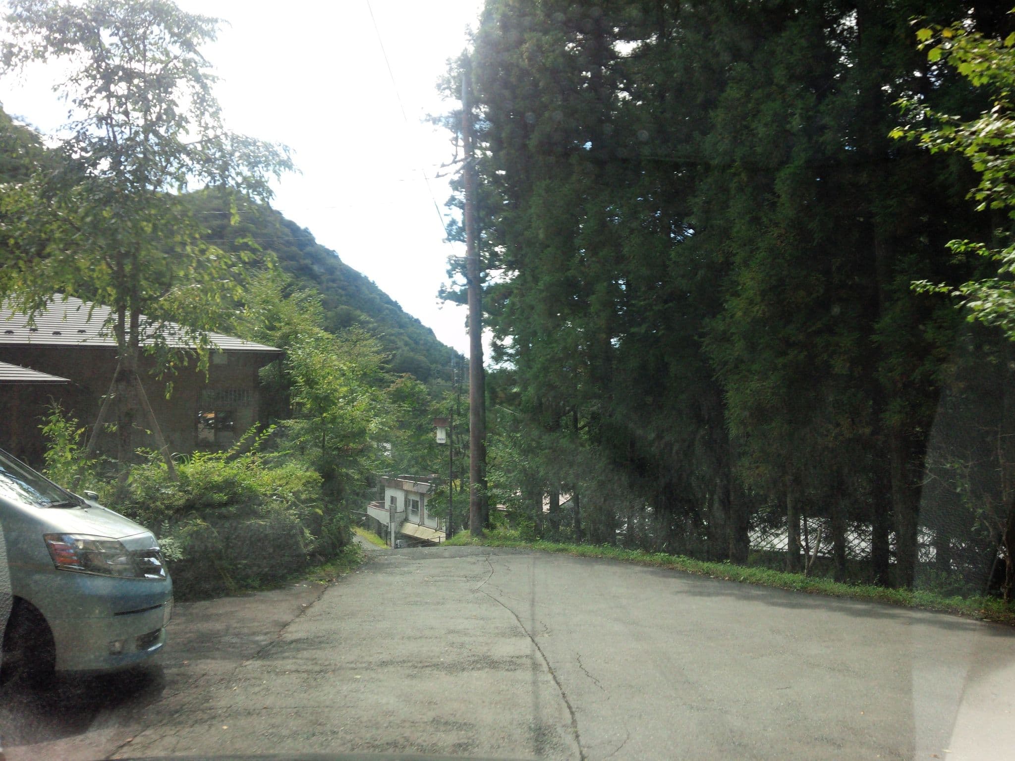 Street view near 四万温泉 鹿覗キセキノ湯 つるや, Nakanojō — © kudarisenmon (CC BY-SA · Mapillary)