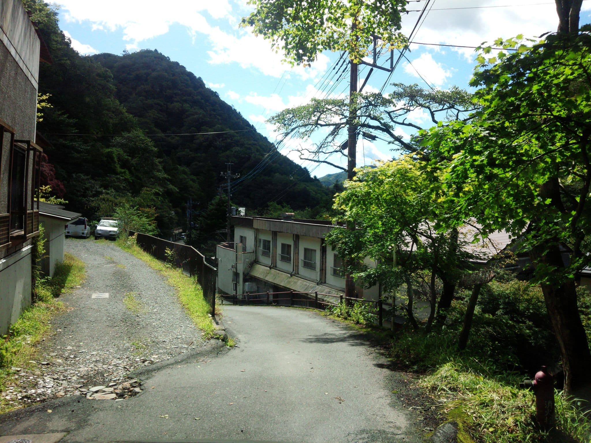 Street view near 四万温泉 寿屋旅館, Nakanojō — © kudarisenmon (CC BY-SA · Mapillary)