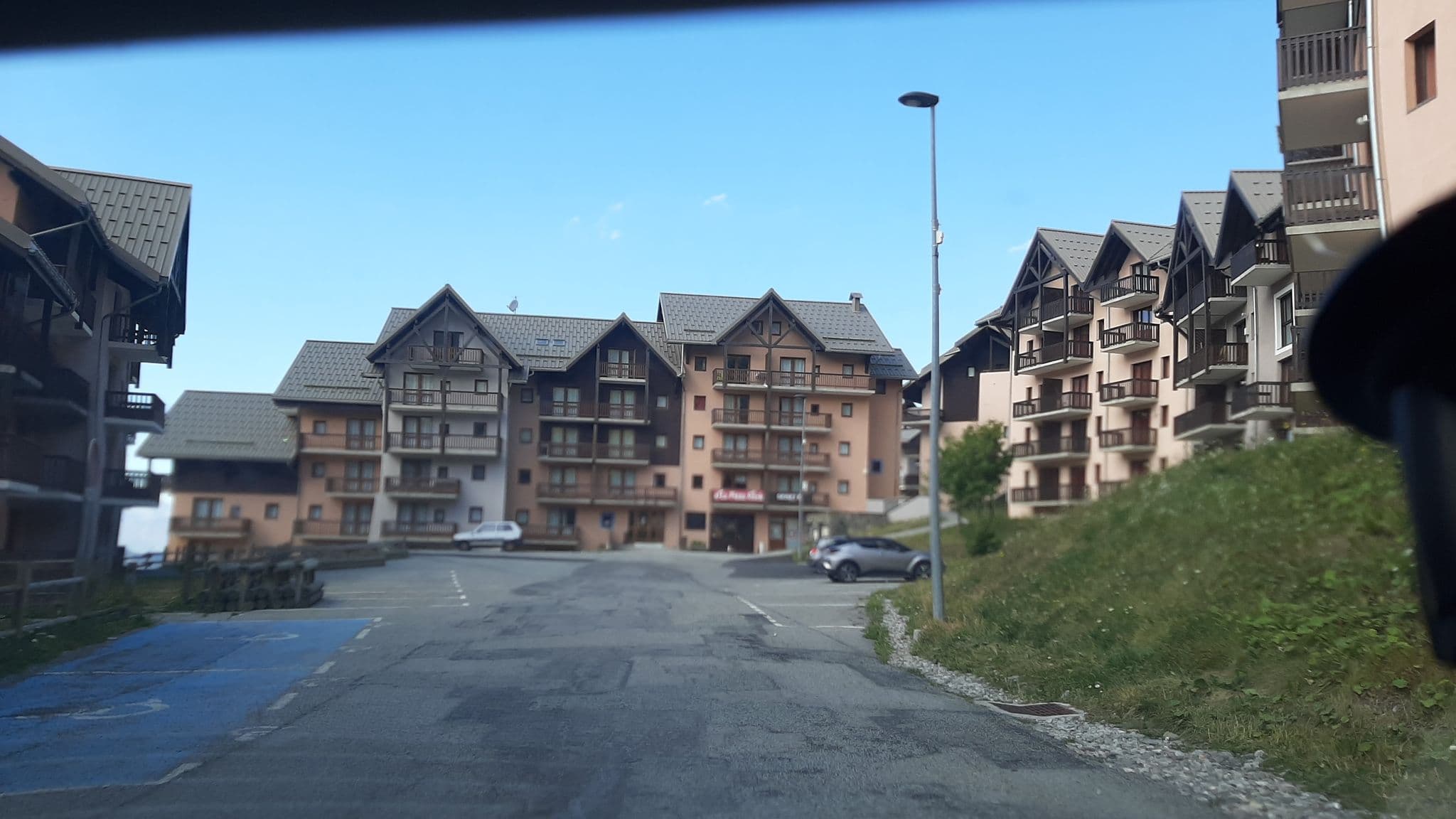 Street view near Les Lumieres des Neiges 1, Valloire