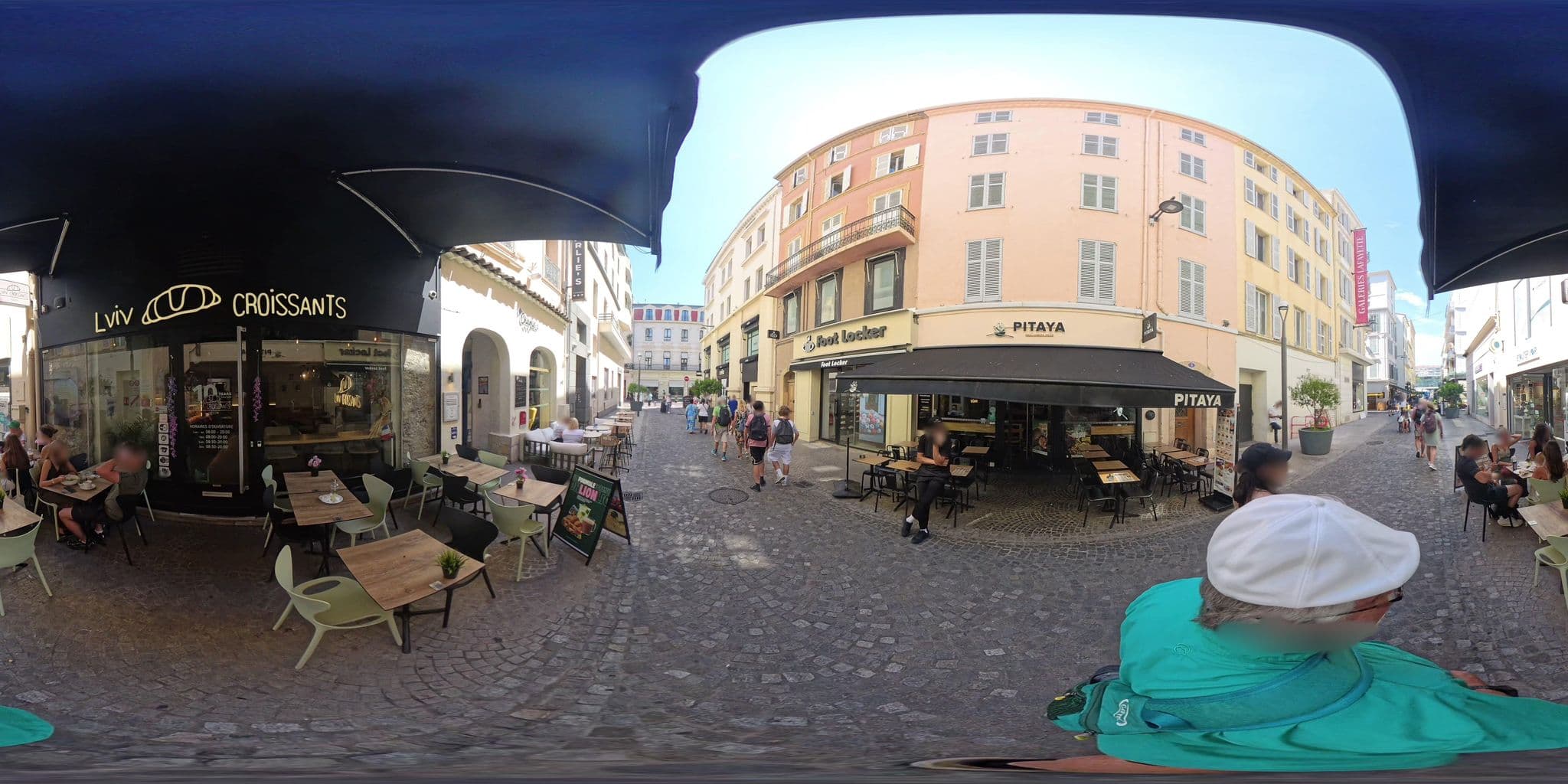 Street view near Atlantis, Cannes — © graharg (CC BY-SA · Mapillary)