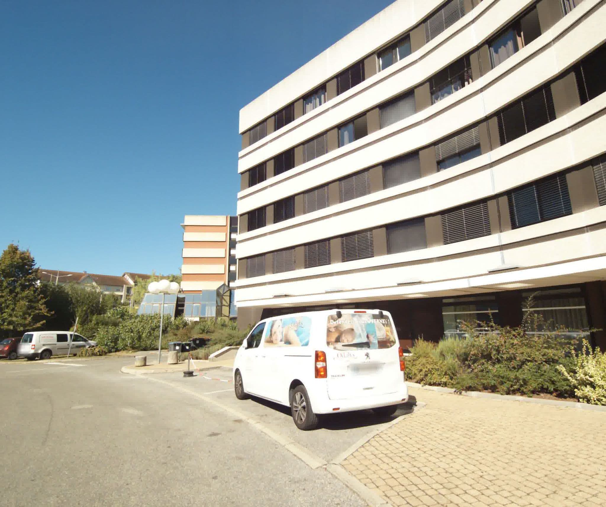 Street view near Odalys Hôtel Résidence, Ferney-Voltaire — © sogefi (CC BY-SA · Mapillary)