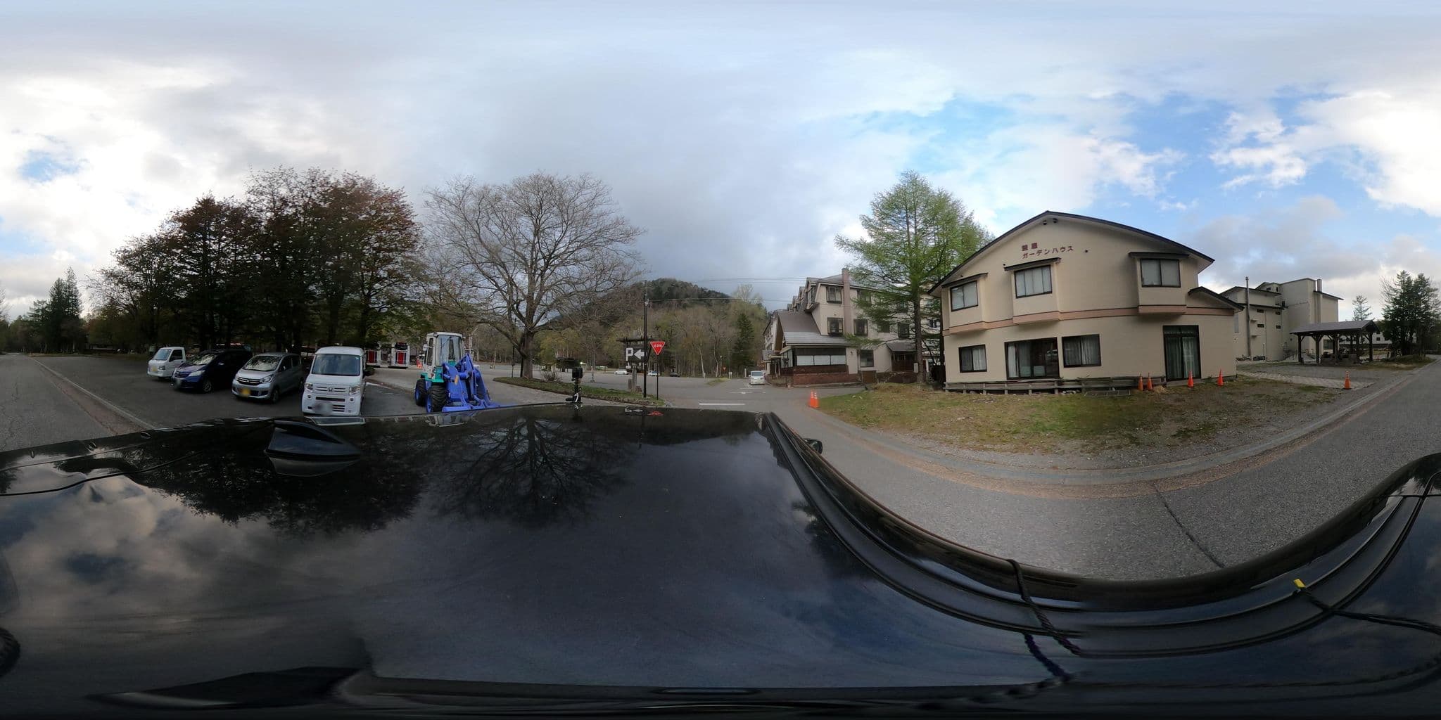 Street view near 湯守釜屋, Katashina — © Julius_MElle (CC BY-SA · Mapillary)