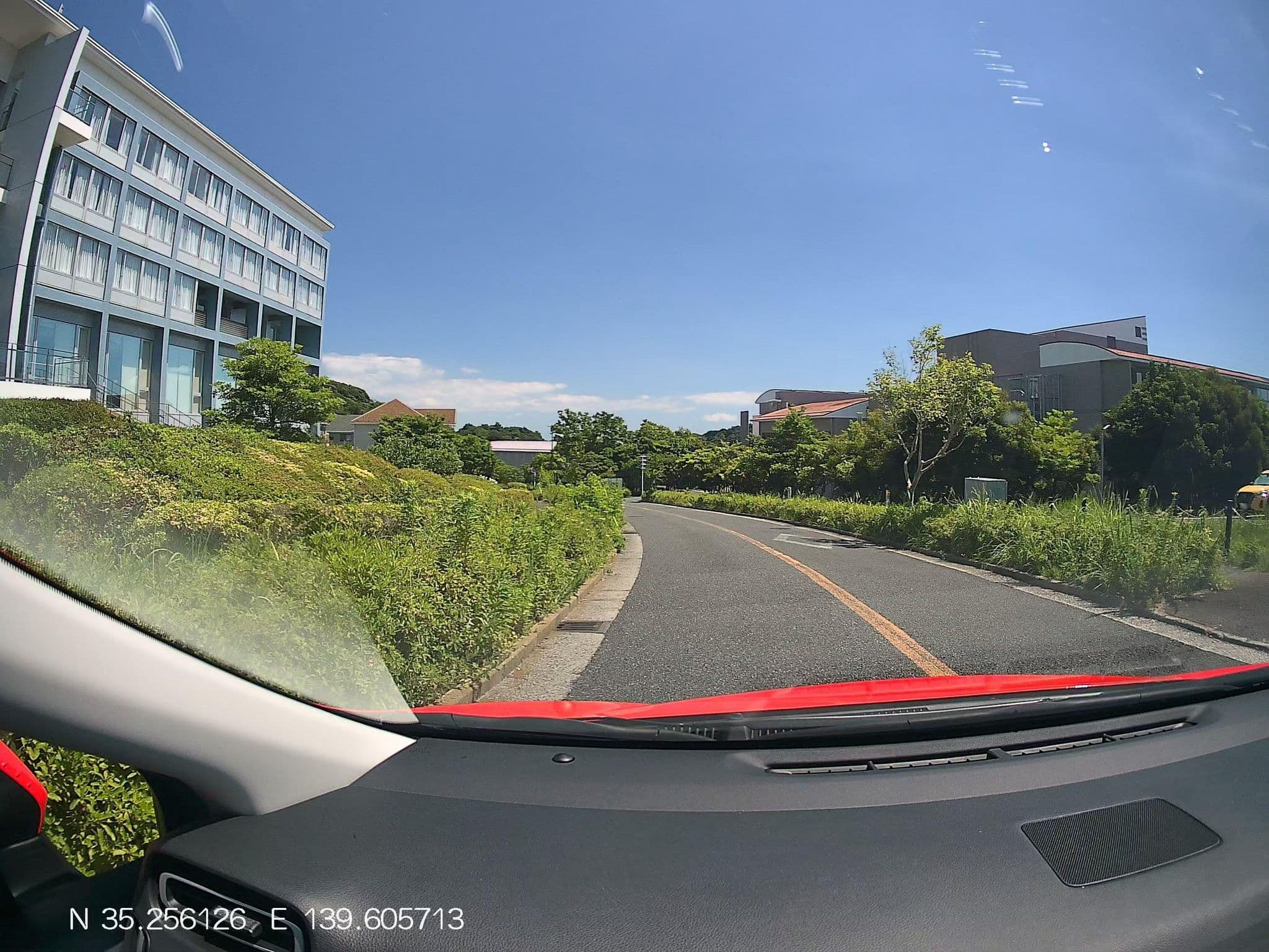 Street view near 湘南リリーフ, Hayama — © mitz (CC BY-SA · Mapillary)