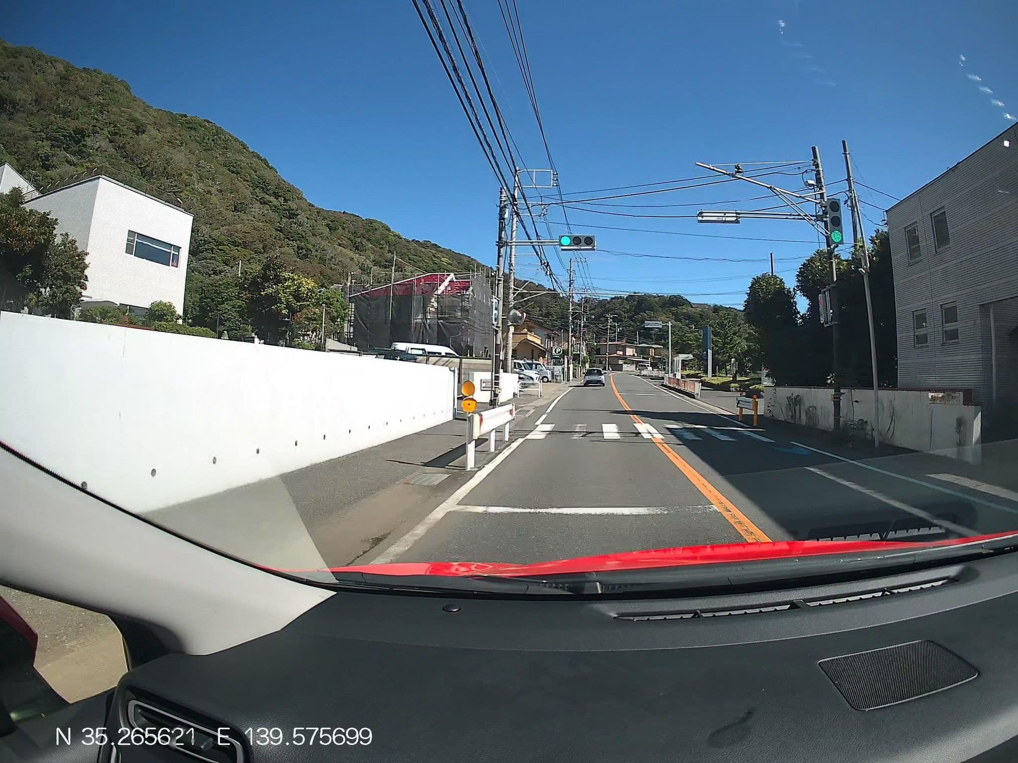 Street view near 四季倶楽部プレーゴ葉山, Hayama — © mitz (CC BY-SA · Mapillary)