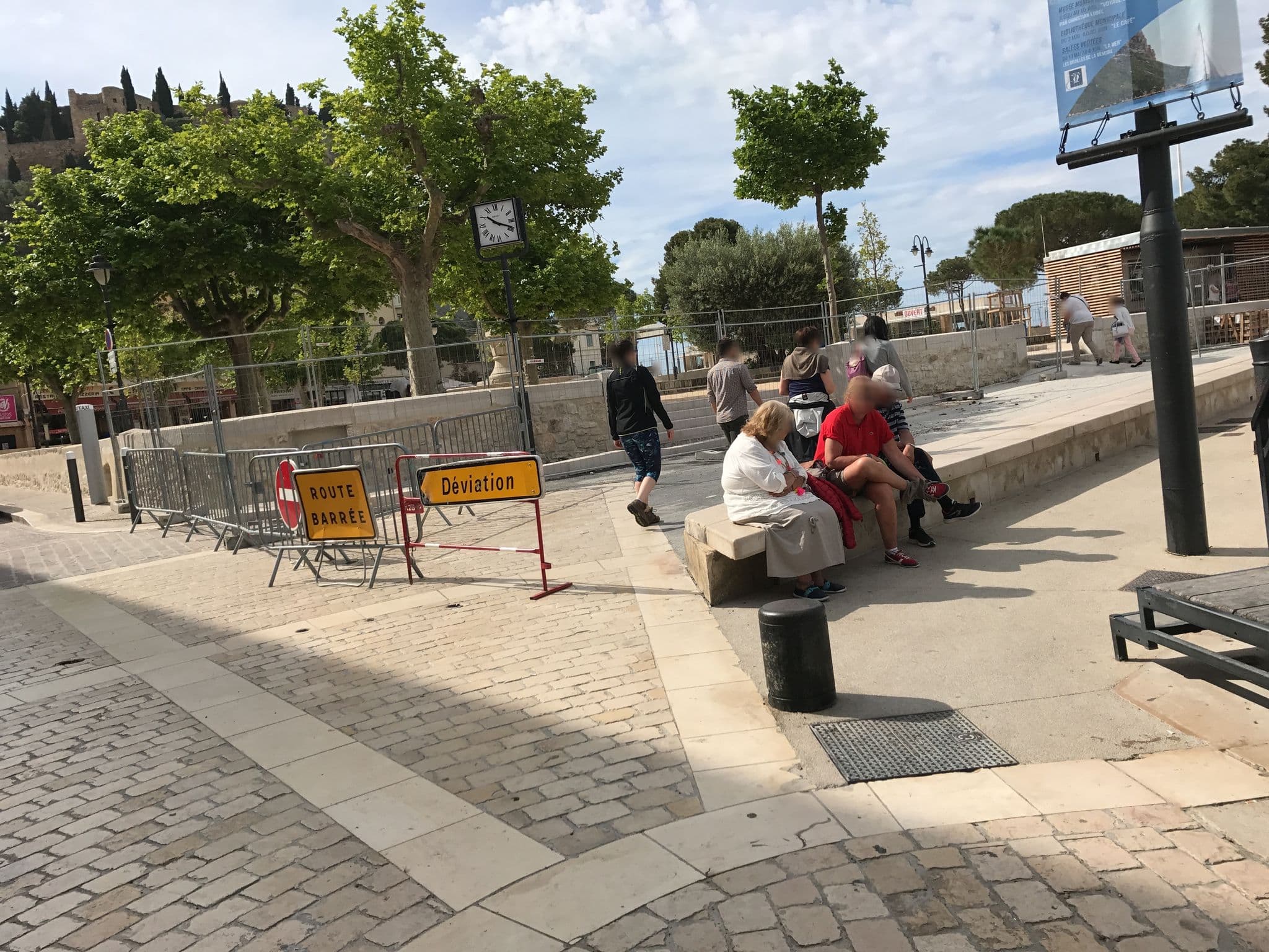 Street view near Hôtel Liautaud, Cassis — © thepriben (CC BY-SA · Mapillary)
