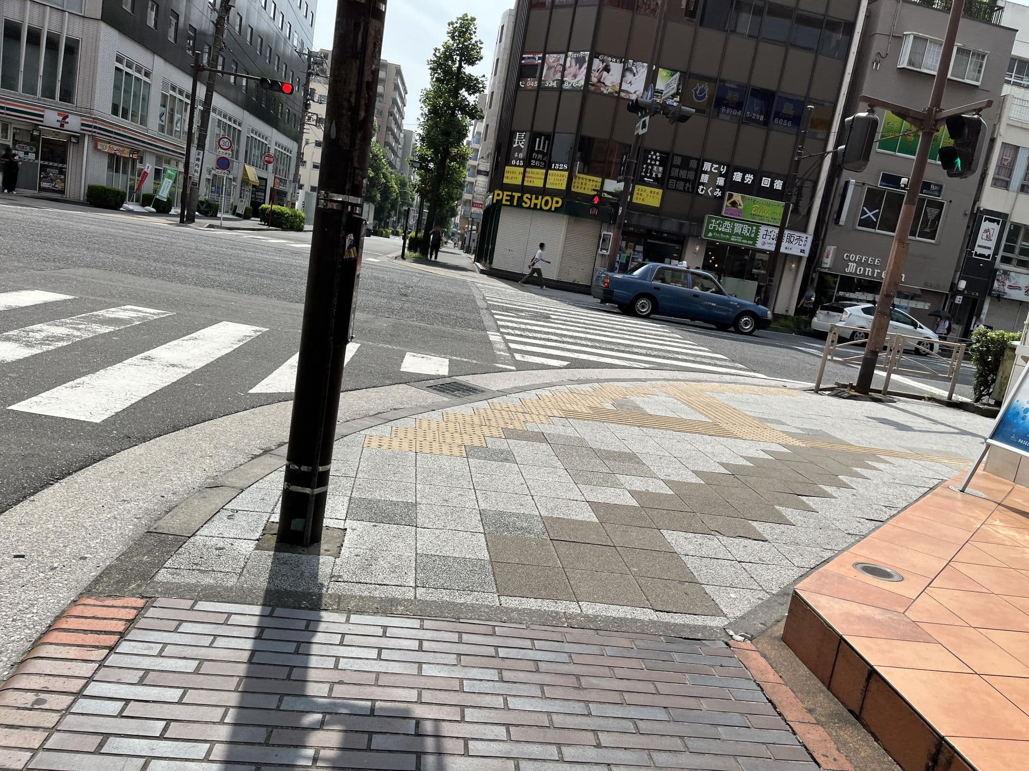 Street view near ダイワロイネットホテル横浜関内, Minatomirai — © mura (CC BY-SA · Mapillary)
