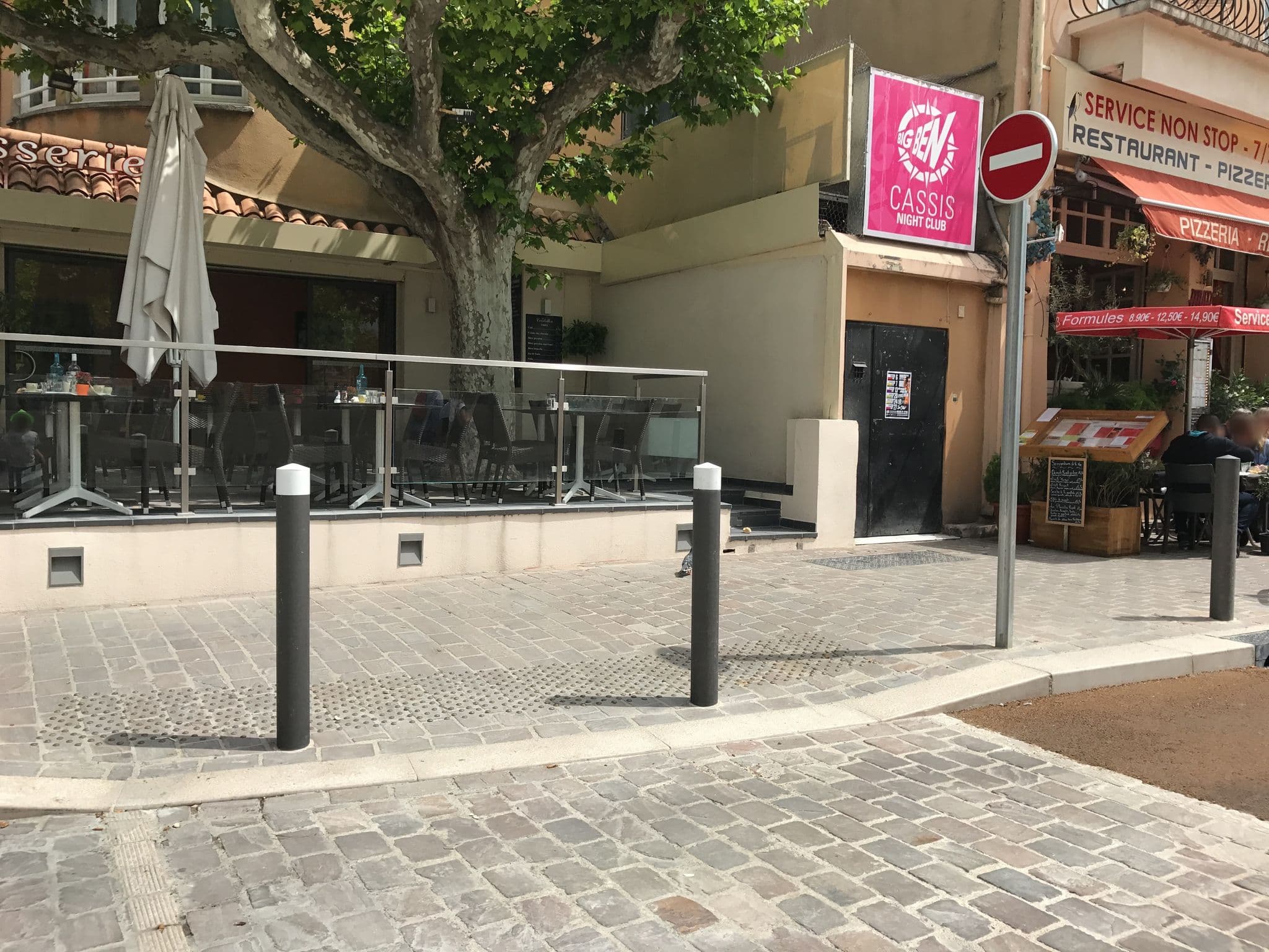 Street view near Hôtel Cassitel, Cassis — © thepriben (CC BY-SA · Mapillary)