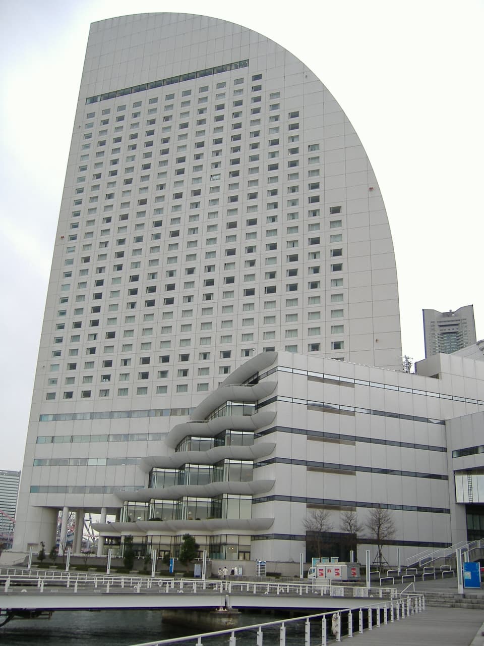 ヨコハマグランドインターコンチネンタルホテル (InterContinental Yokohama Grand) (via Wikimedia Commons, CC BY-SA 3.0)