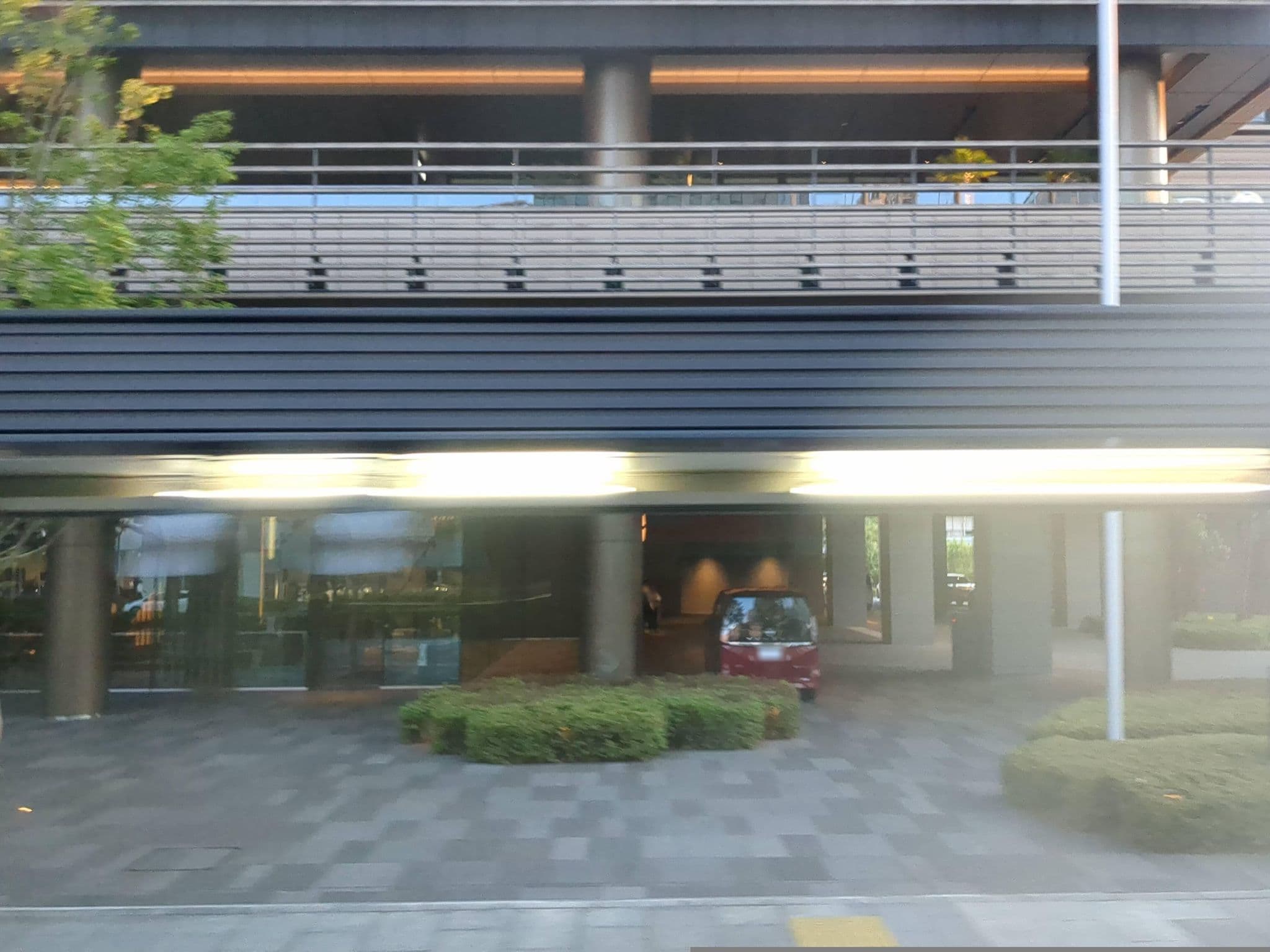 Street view near ウェスティンホテル横浜, Minatomirai — © mitz (CC BY-SA · Mapillary)