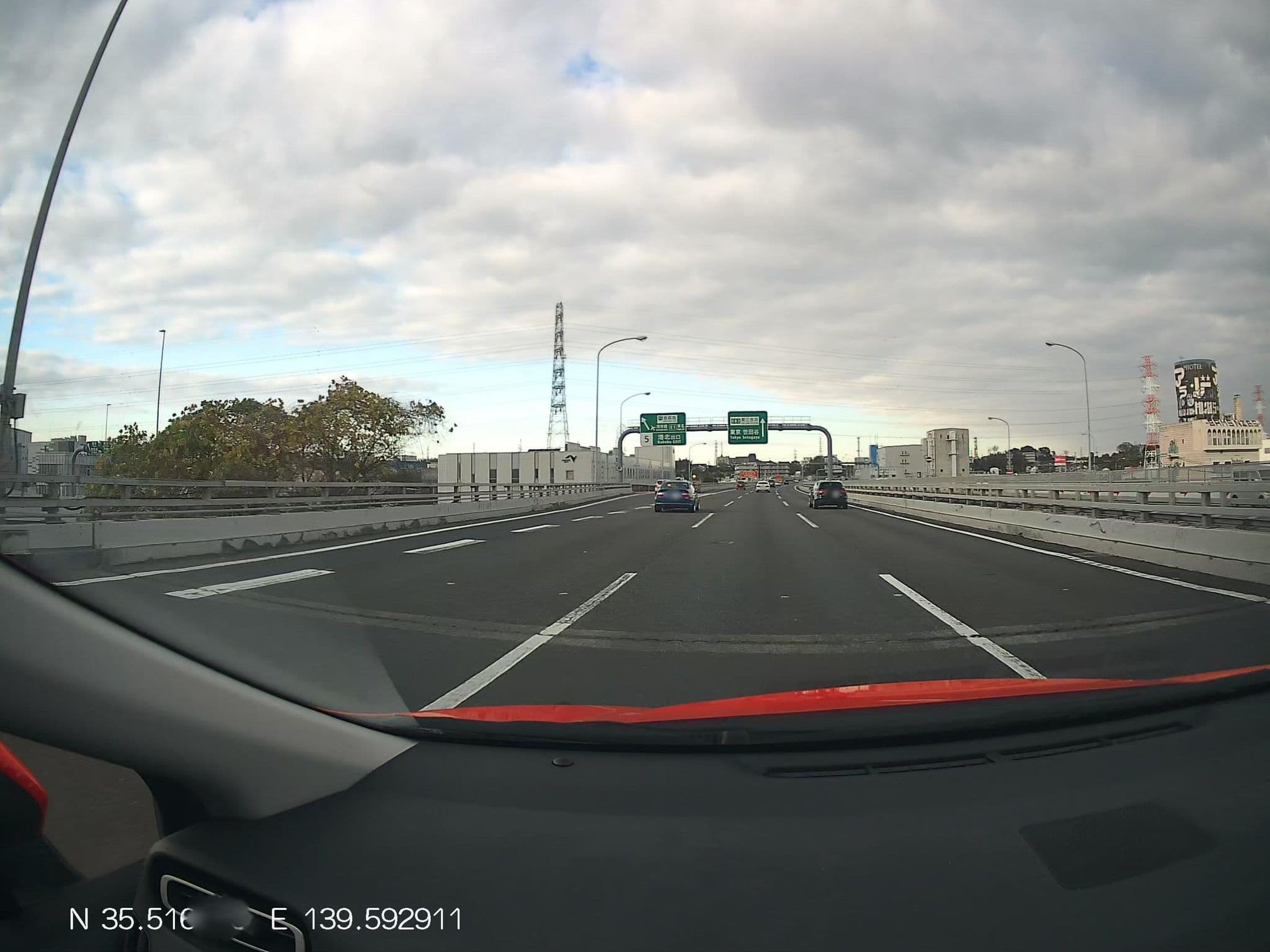 Street view near ホテルトロピカル, Kikuna — © mitz (CC BY-SA · Mapillary)