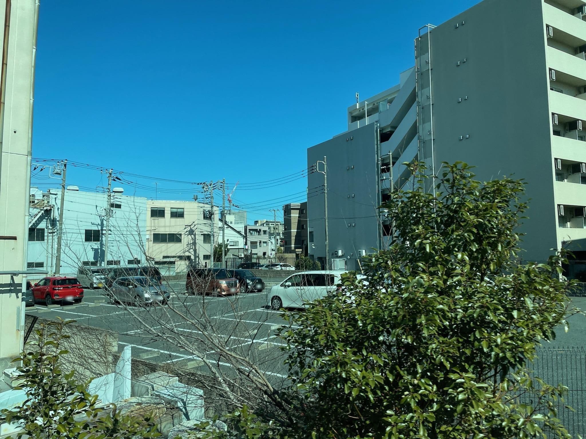 Street view near Chatelet, Den’enchōfu — © musashino5 (CC BY-SA · Mapillary)