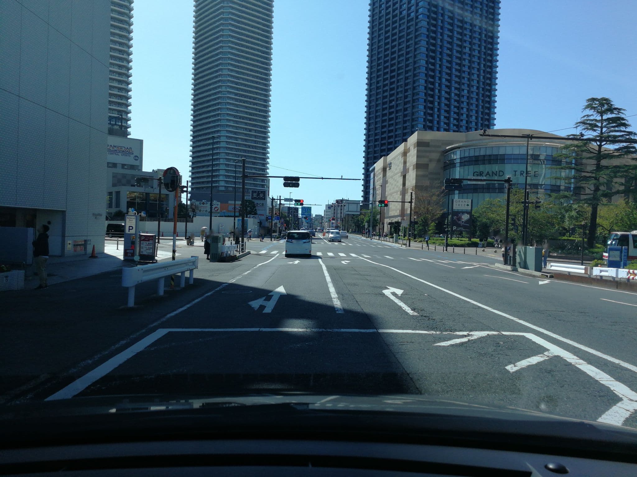 Street view near リッチモンドホテルプレミア武蔵小杉, Den’enchōfu — © dronegrammer (CC BY-SA · Mapillary)