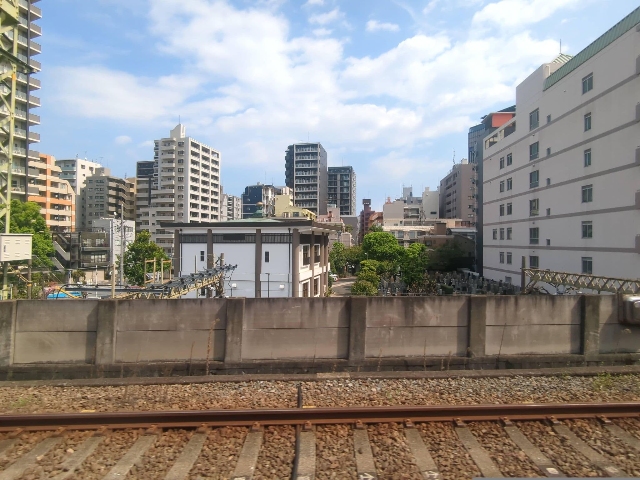 Street view near 東横イン京浜急行川崎駅前, Kawasaki — © mitz (CC BY-SA · Mapillary)