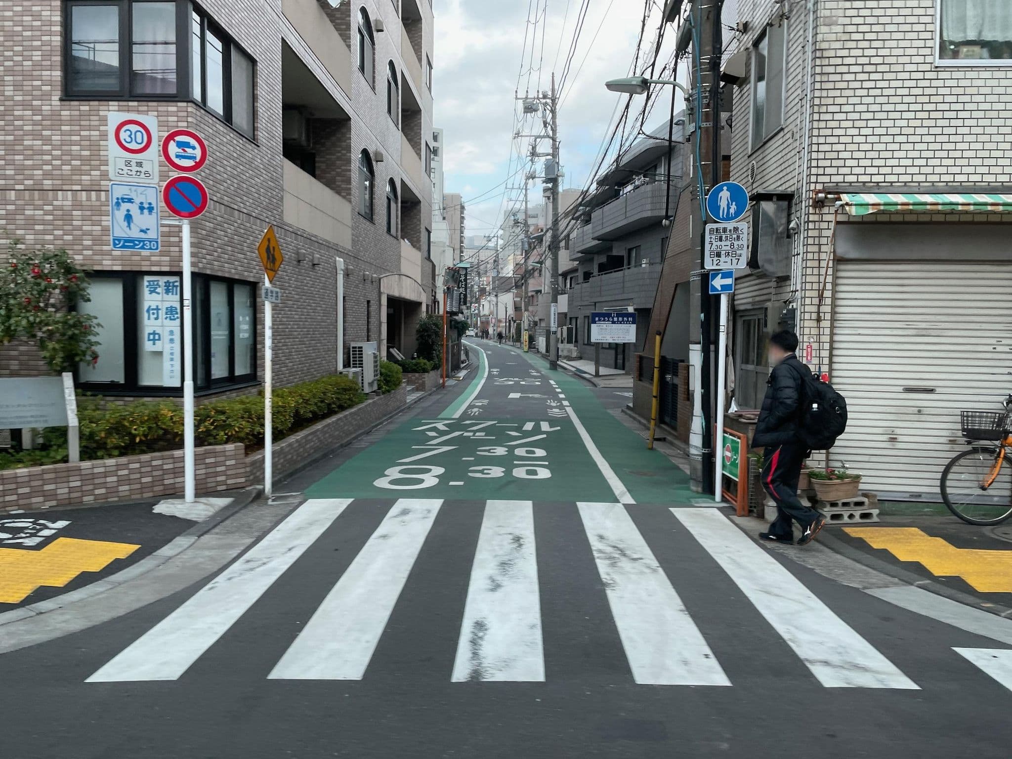 Street view near ワイヤーズホテルゼームス坂, Tennōzu — © musashino5 (CC BY-SA · Mapillary)