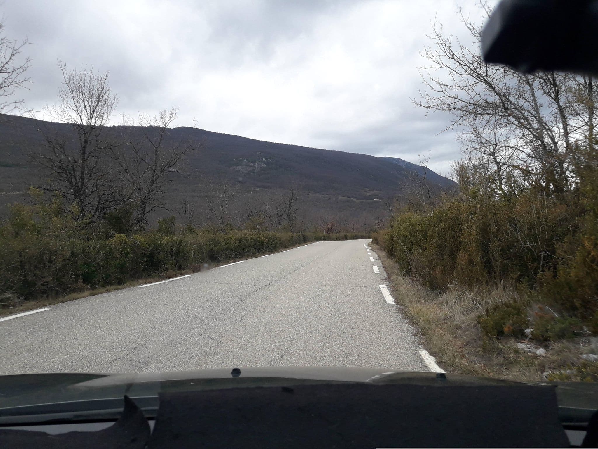 Street view near Gîte d'étape de la Ferme des Cavaliers, Aups — © eric_s (CC BY-SA · Mapillary)