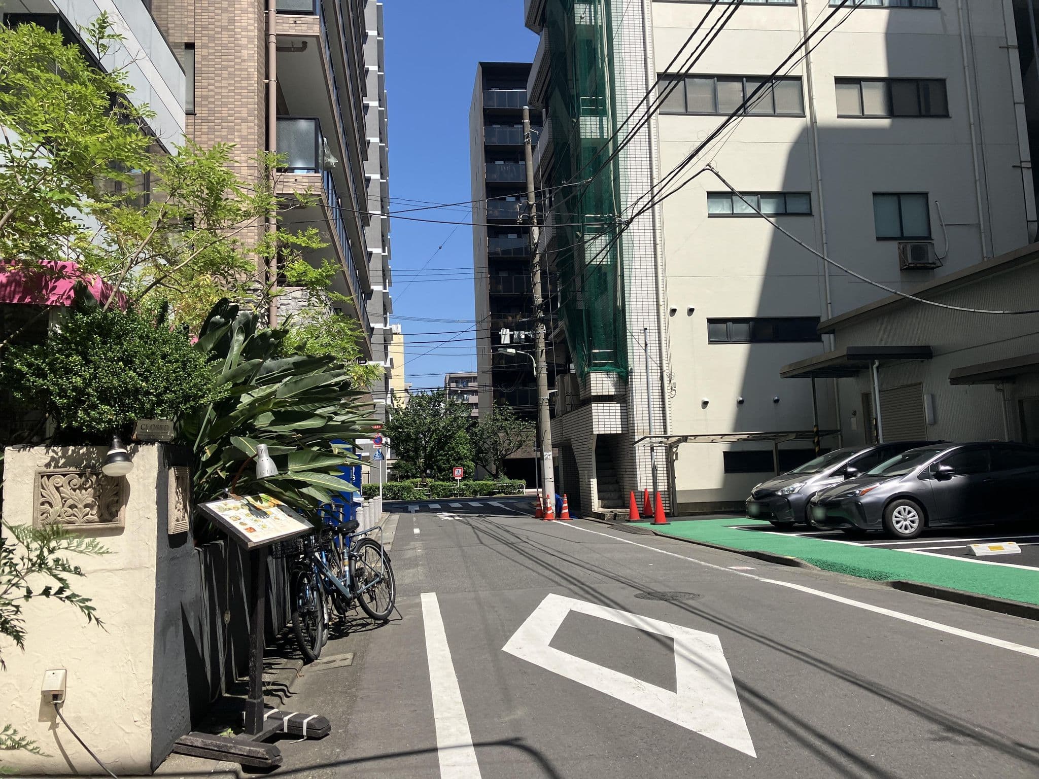 Street view near アートホテルズ予約センター, Minami-ōi — © Zaneo (CC BY-SA · Mapillary)