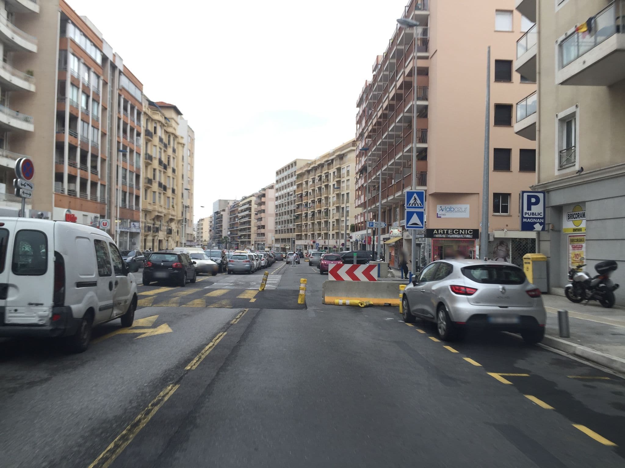 Street view near Aparthotel Adagio Access Nice Magnan, Magnan Beaumettes — © zimmy (CC BY-SA · Mapillary)