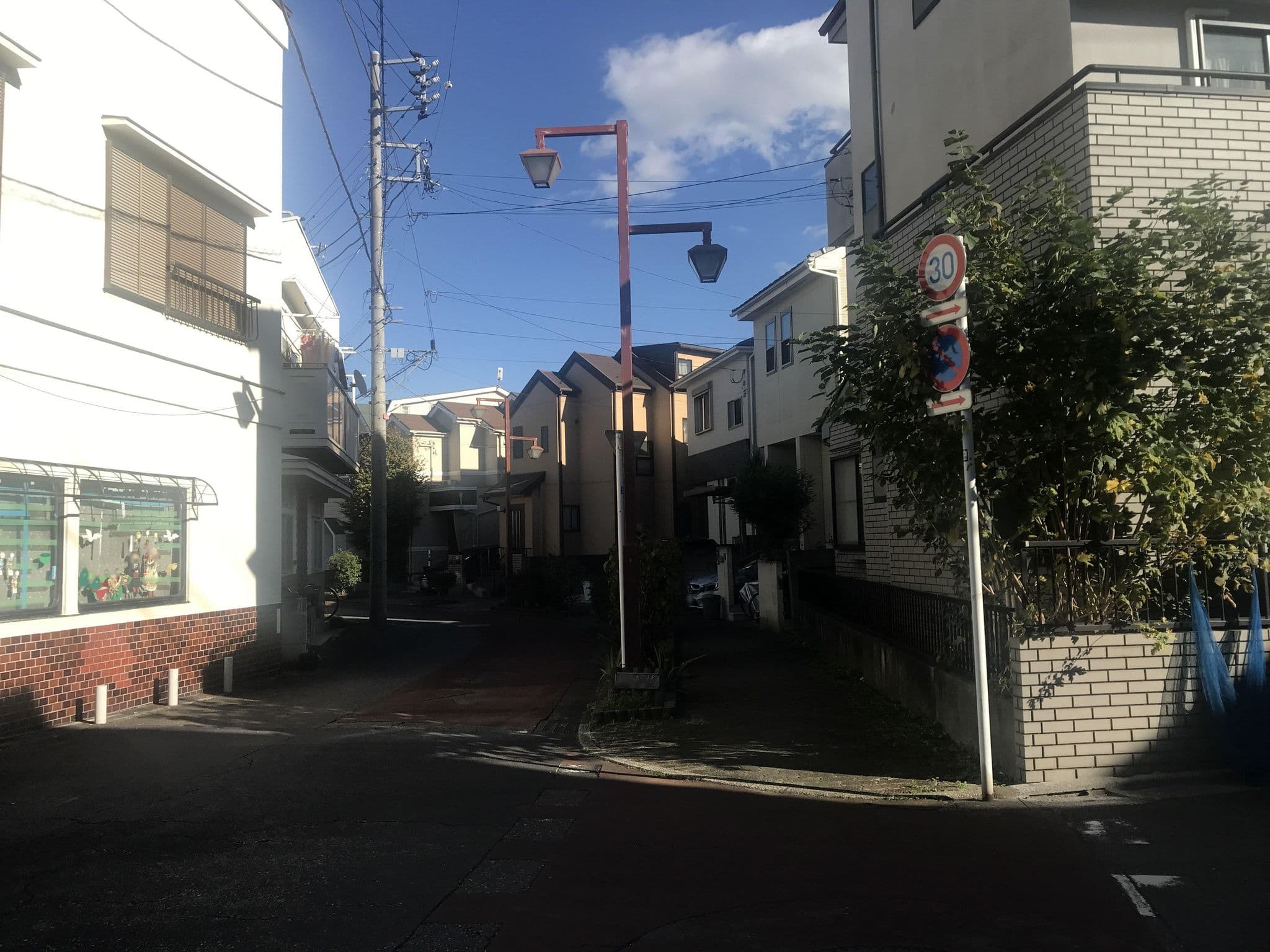 Street view near 百谷酒店, Chōfu — © musashino5 (CC BY-SA · Mapillary)