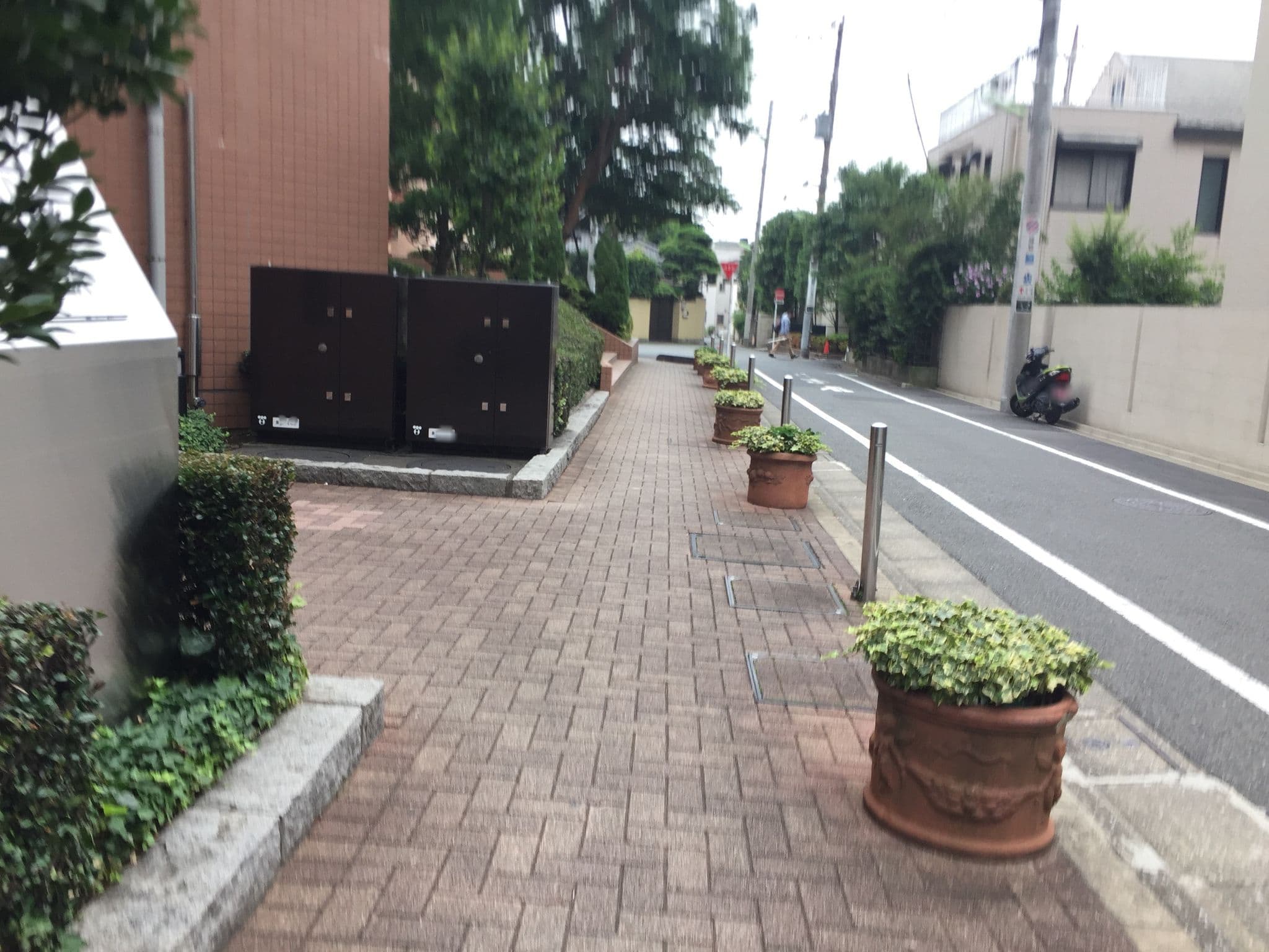 Street view near プティットメゾン, Wakabayashi — © gwalker7 (CC BY-SA · Mapillary)
