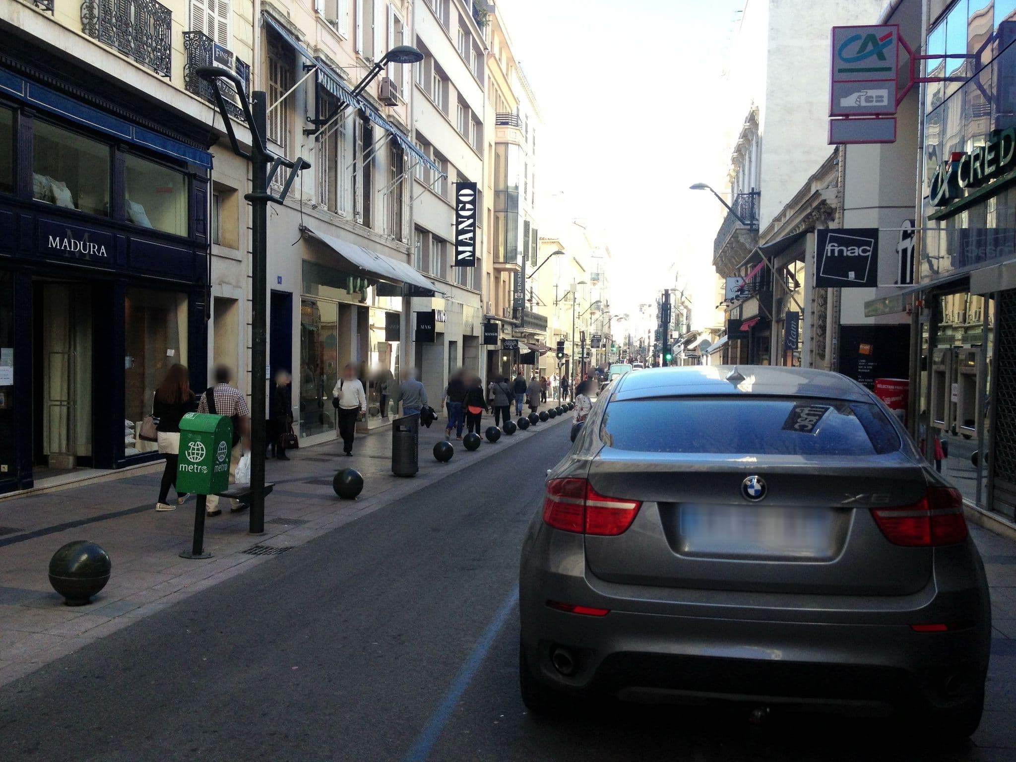 Street view near Hôtel de Paris, Cannes — © jesolem (CC BY-SA · Mapillary)