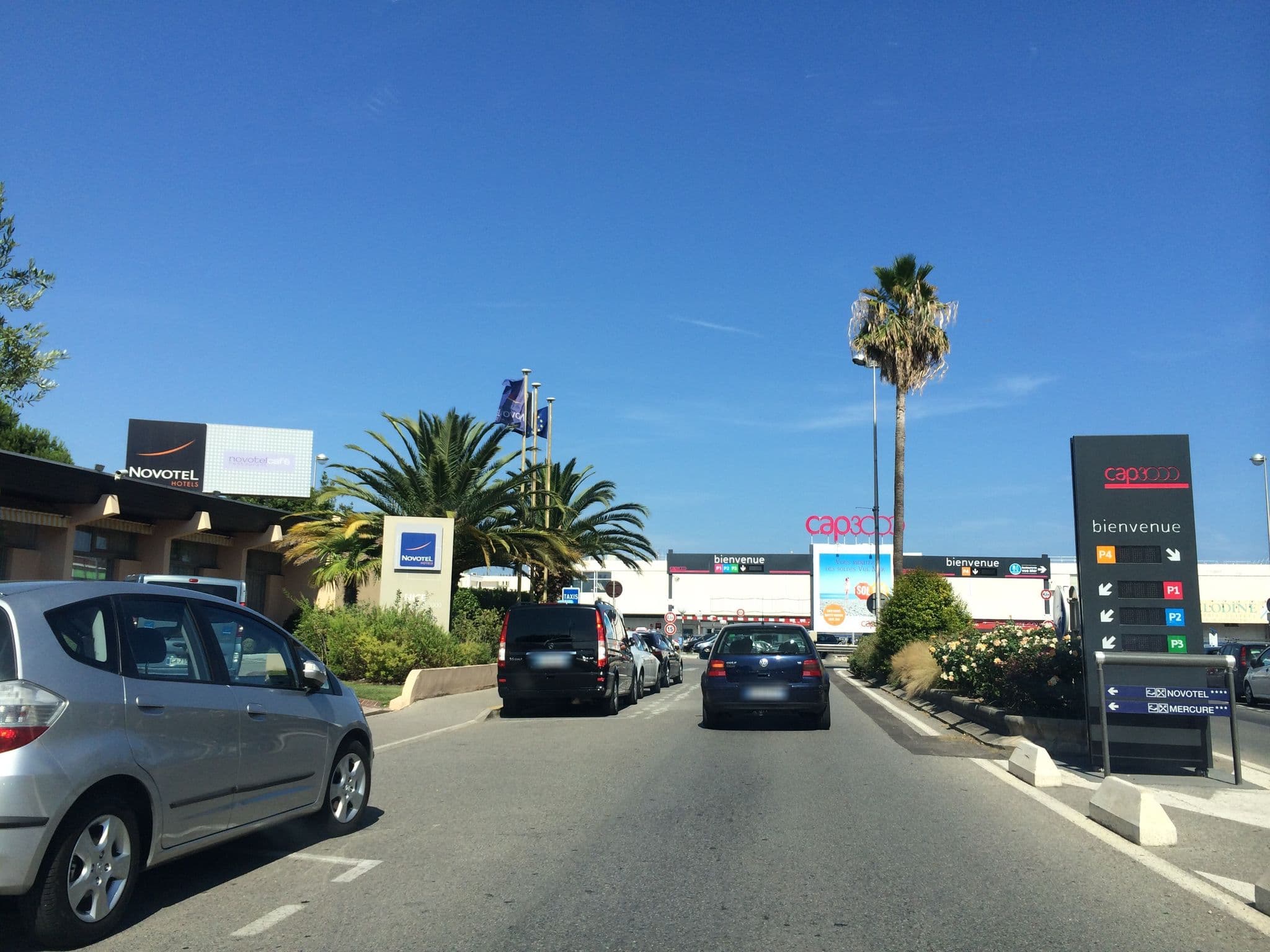 Street view near Novotel, Saint-Laurent-du-Var — © jesolem (CC BY-SA · Mapillary)