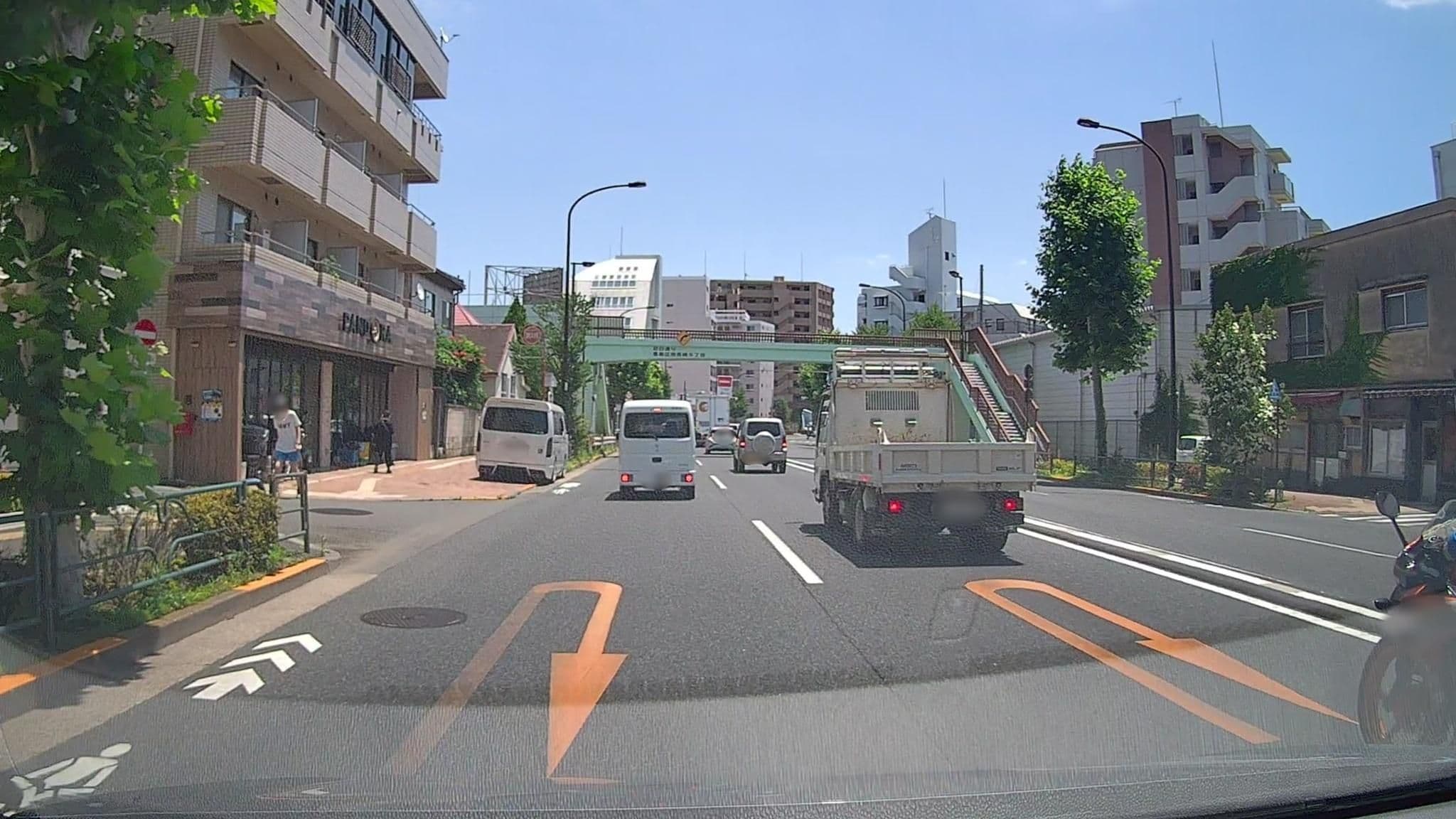 Street view near SHINJUKU SUNROUTE HOTEL, Asahigaoka — © mzaki (CC BY-SA · Mapillary)