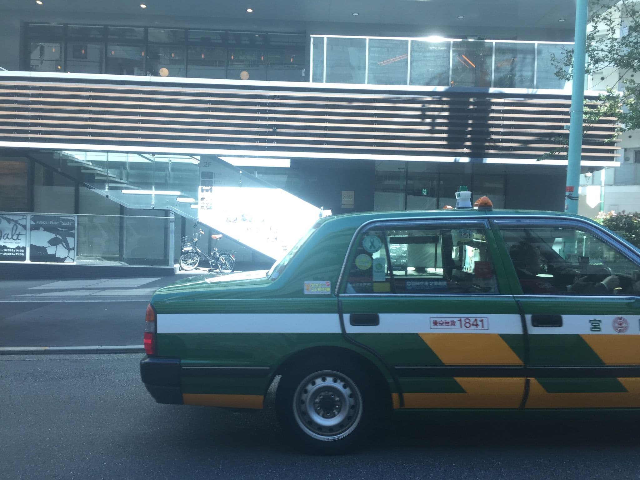 Street view near 恵比寿 U's, Ebisu — © gwalker7 (CC BY-SA · Mapillary)