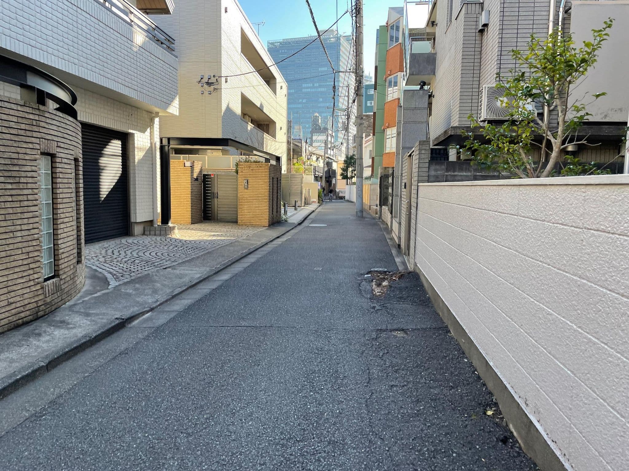 Street view near ホテルシャルム目黒店, Ebisu — © musashino5 (CC BY-SA · Mapillary)