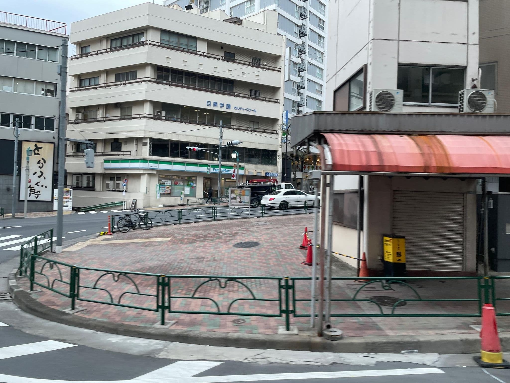 Street view near ホテルベルデュール, Meguro — © musashino5 (CC BY-SA · Mapillary)