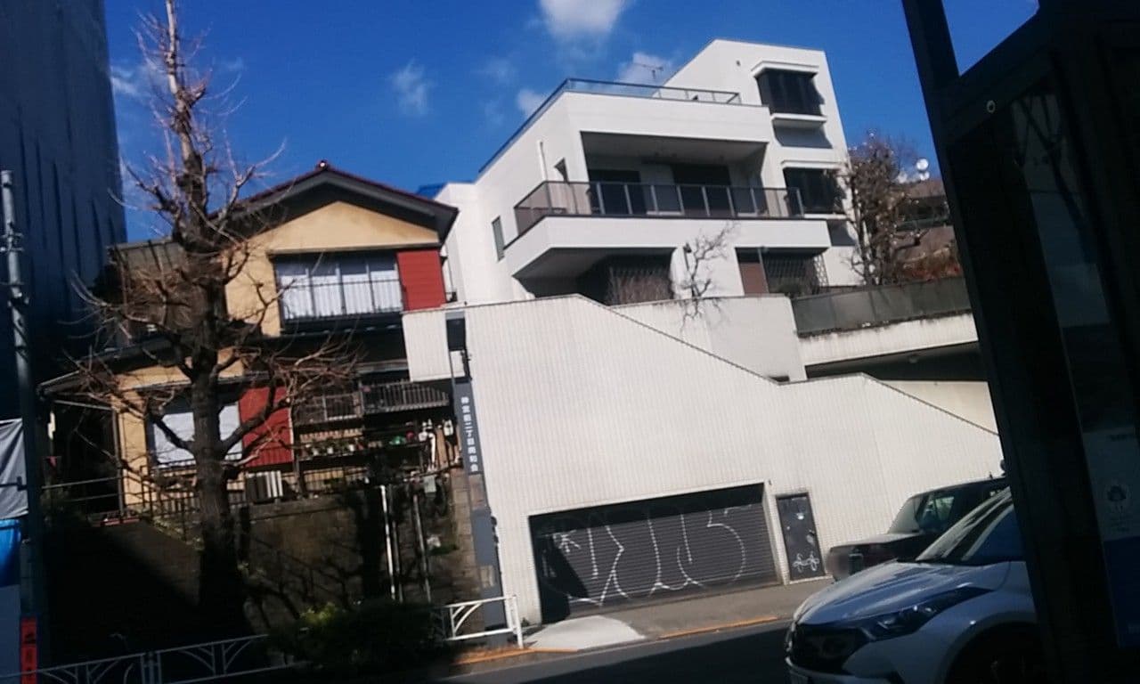 Street view near Tokyo Apartment, Sendagaya — © yasunari (CC BY-SA · Mapillary)