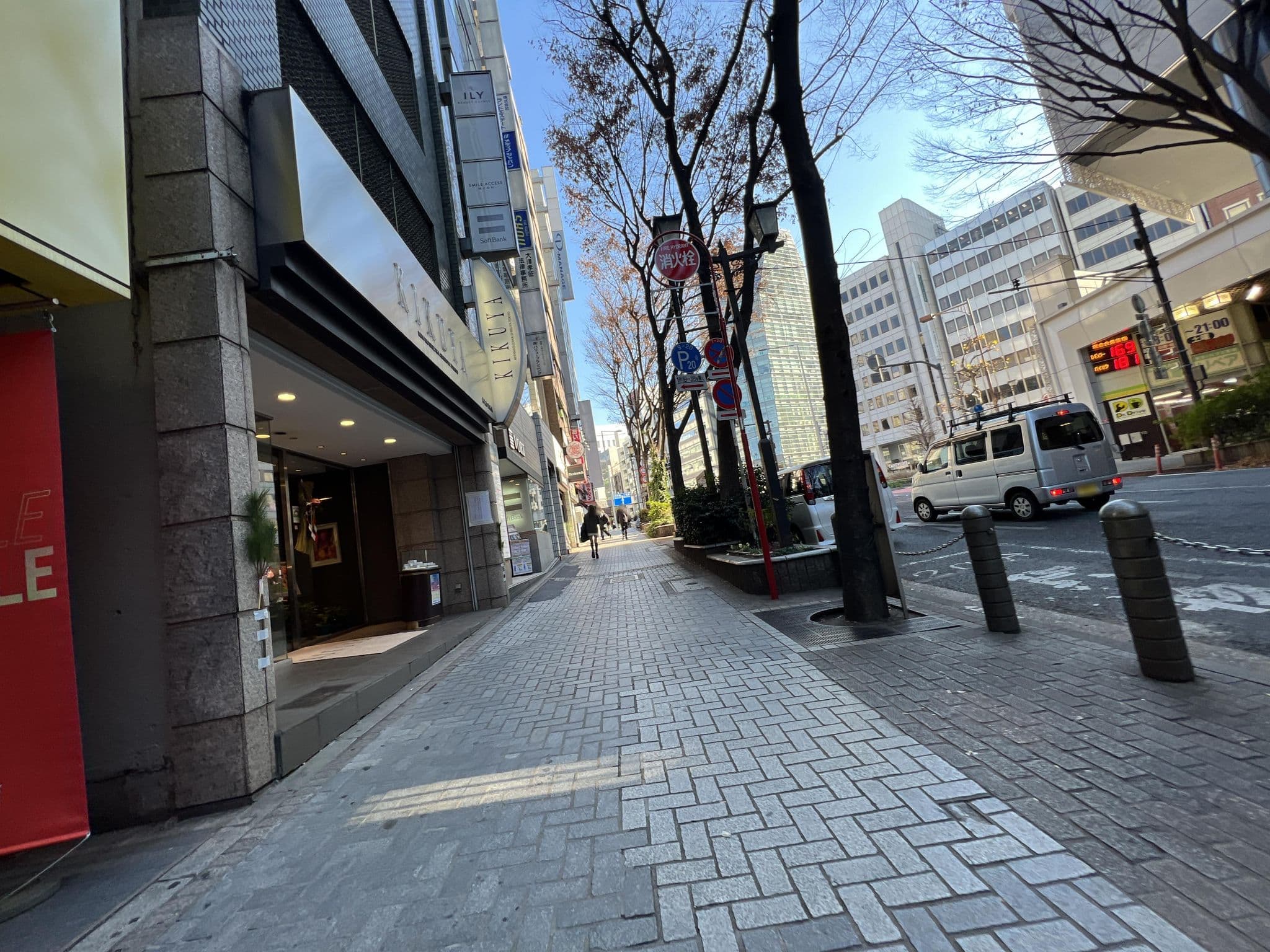 Street view near サクラ・フルール青山, Shibuya — © shogohirasawa (CC BY-SA · Mapillary)