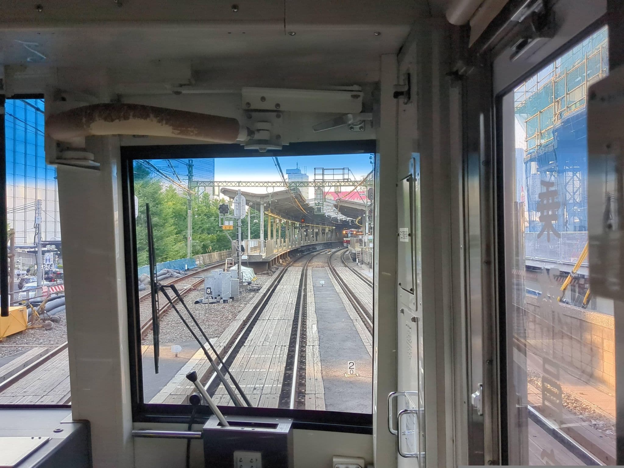 Street view near 東横イン品川駅高輪口, Takanawa — © mitz (CC BY-SA · Mapillary)