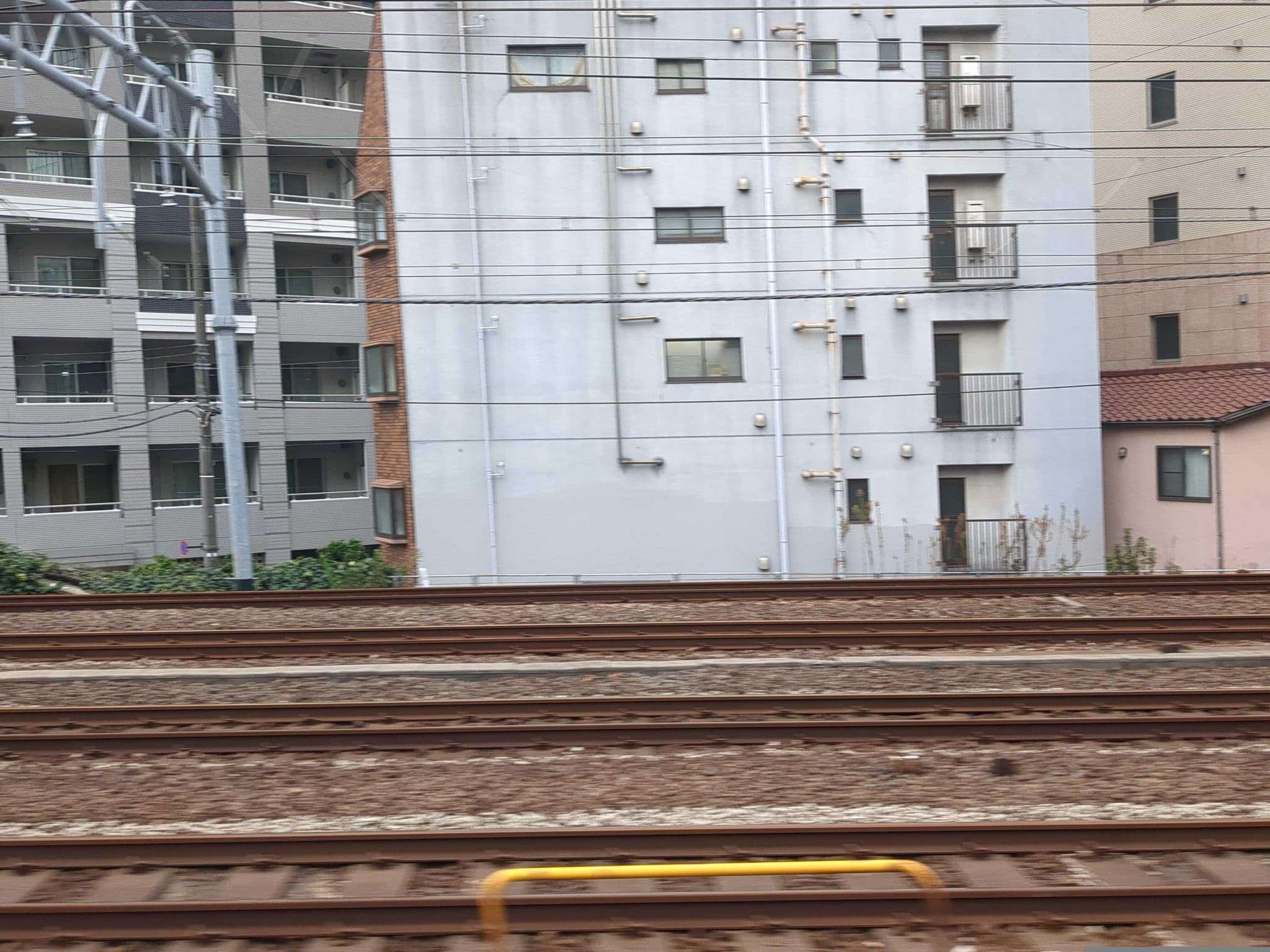 Street view near くれたけインプレミアム浜松町, Kaigan — © mitz (CC BY-SA · Mapillary)