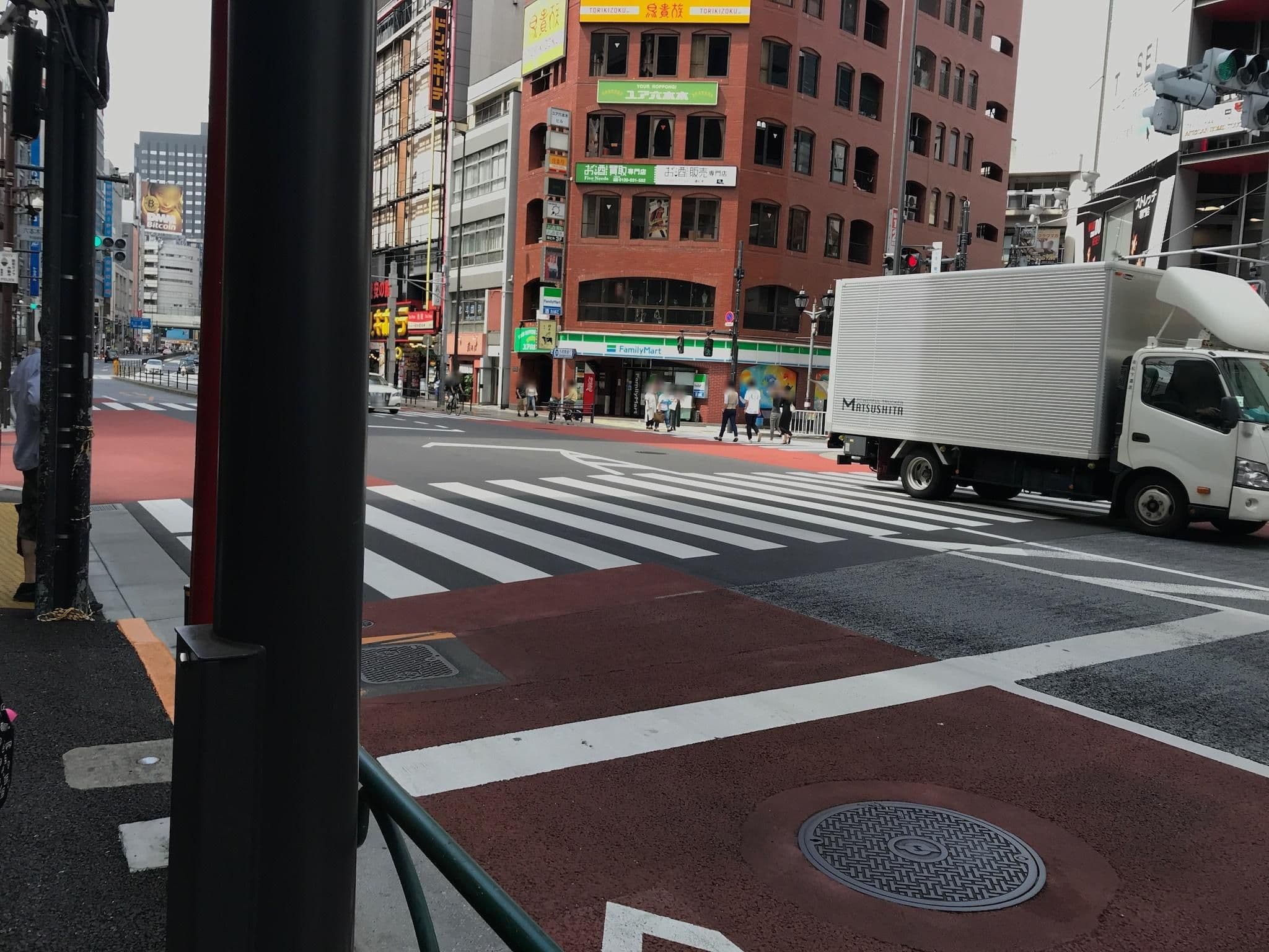 Street view near Ishino Spa Roppongi VIVI Capsule Hotel, Roppongi — © musashino5 (CC BY-SA · Mapillary)