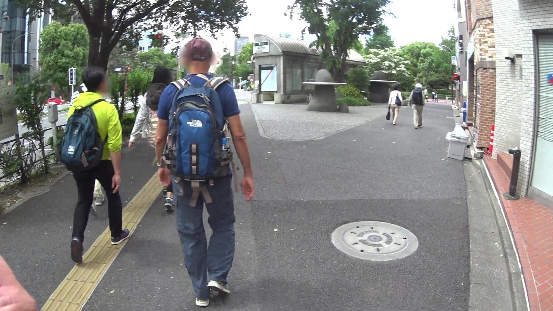 Street view near サンメンバーズ東京新橋, Minato City — © yasunari (CC BY-SA · Mapillary)